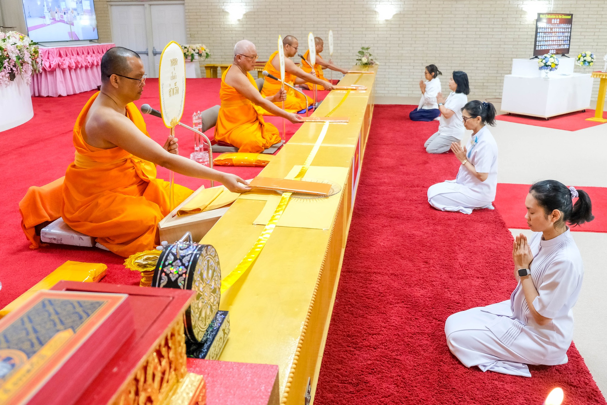 วัดพระธรรมกายเท็กซัส จัดพิธีจุดเทียนใจไฟนิรันดร์อนันตชัย