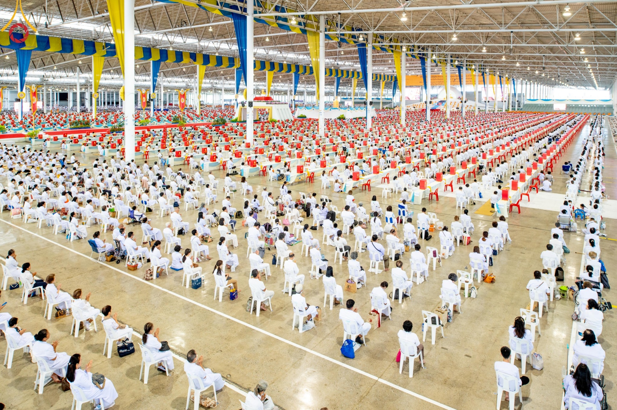 วัดพระธรรมกาย จัดพิธีบูชาข้าวพระ และงานบุญเนื่องในวันสมาธิโลก