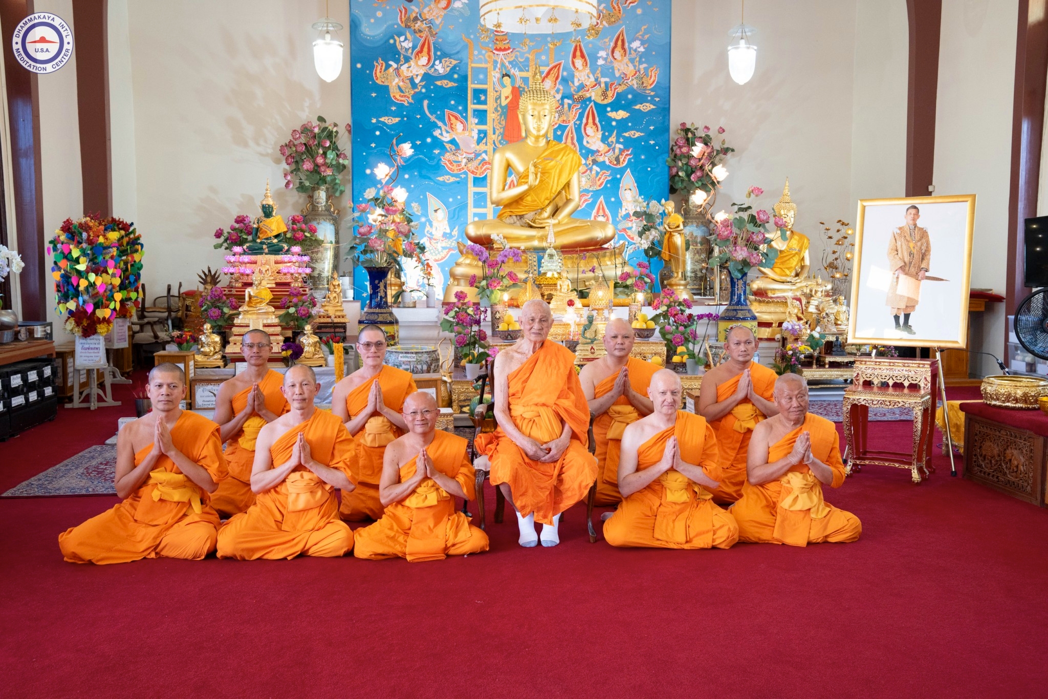 คณะสงฆ์วัดพระธรรมกายแคลิฟอร์เนีย ทำสามีจิกรรมพระผู้ใหญ่