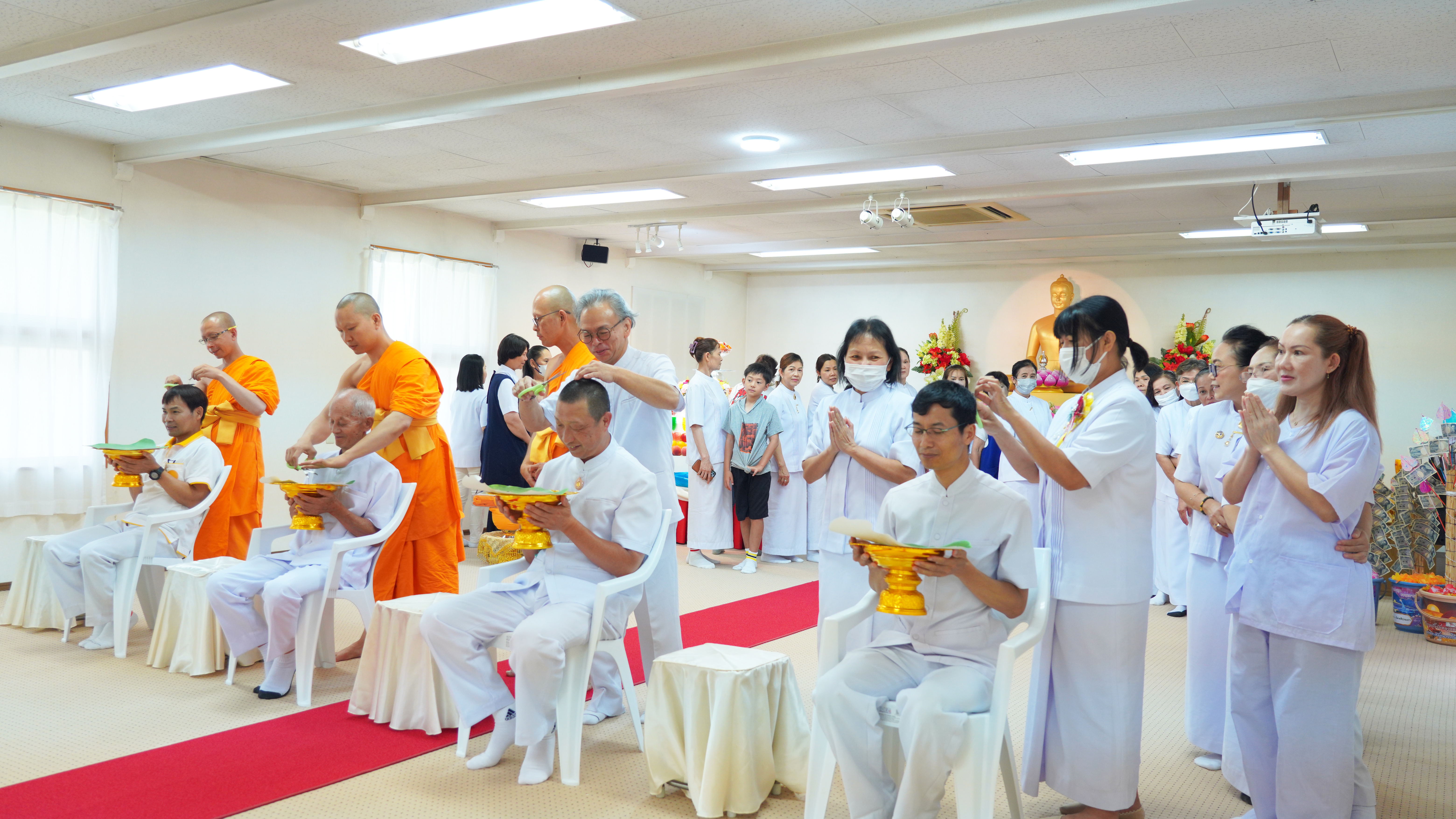 วัดพระธรรมกายนางาโน่  จัดพิธีบูชาข้าวพระ