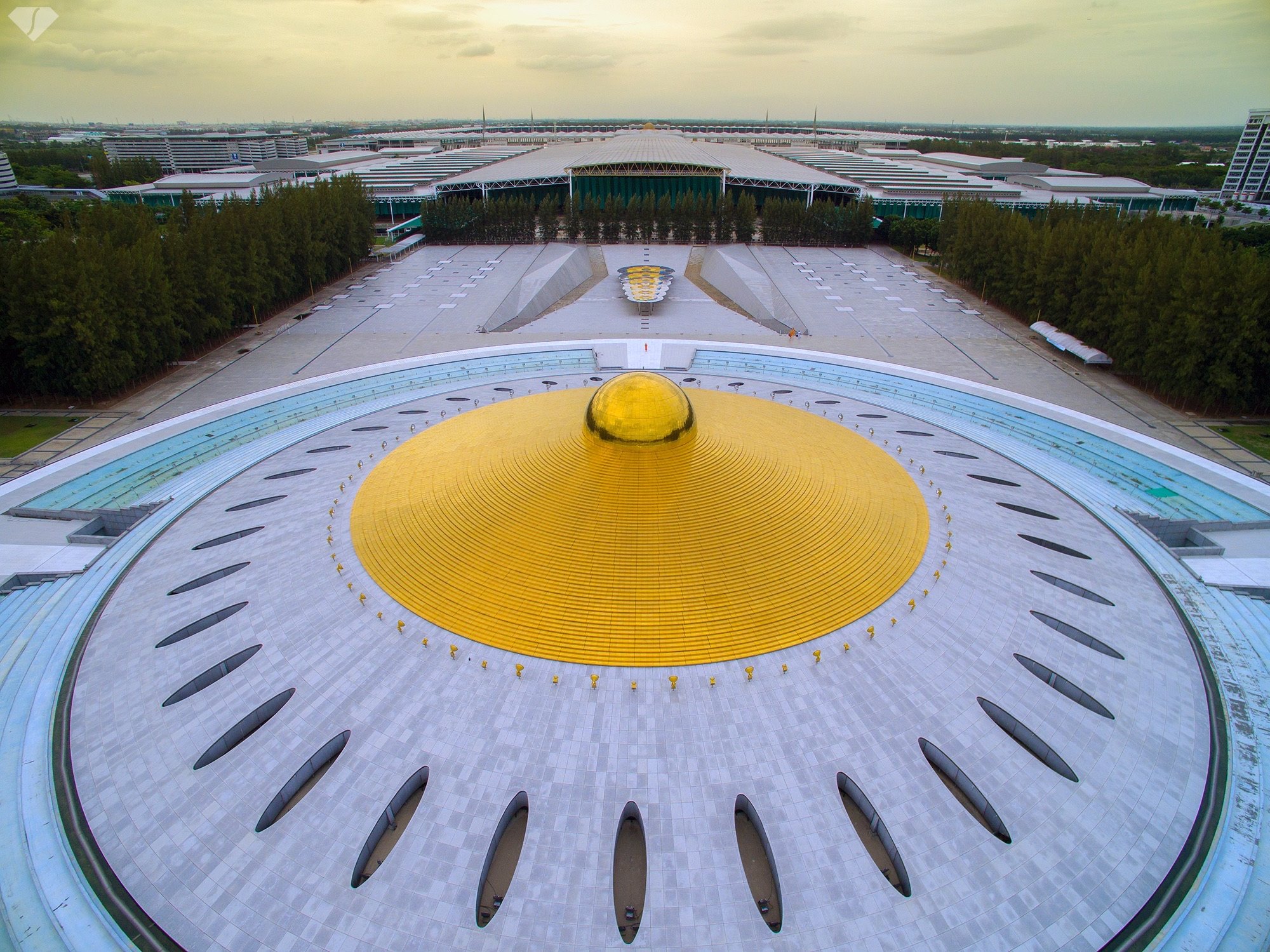 มหาวิหารพระมงคลเทพมุนี (สด จนฺทสโร) พระผู้ปราบมาร