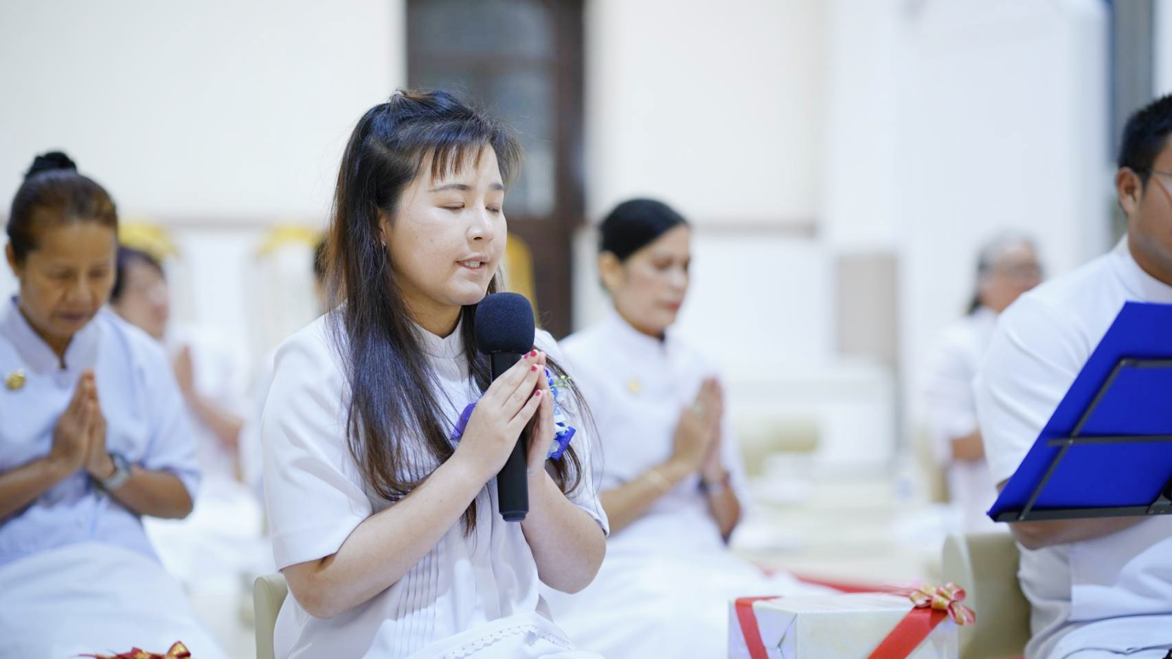 วัดพระธรรมกายแมนเชสเตอร์ จัดพิธีบูชาข้าวพระ