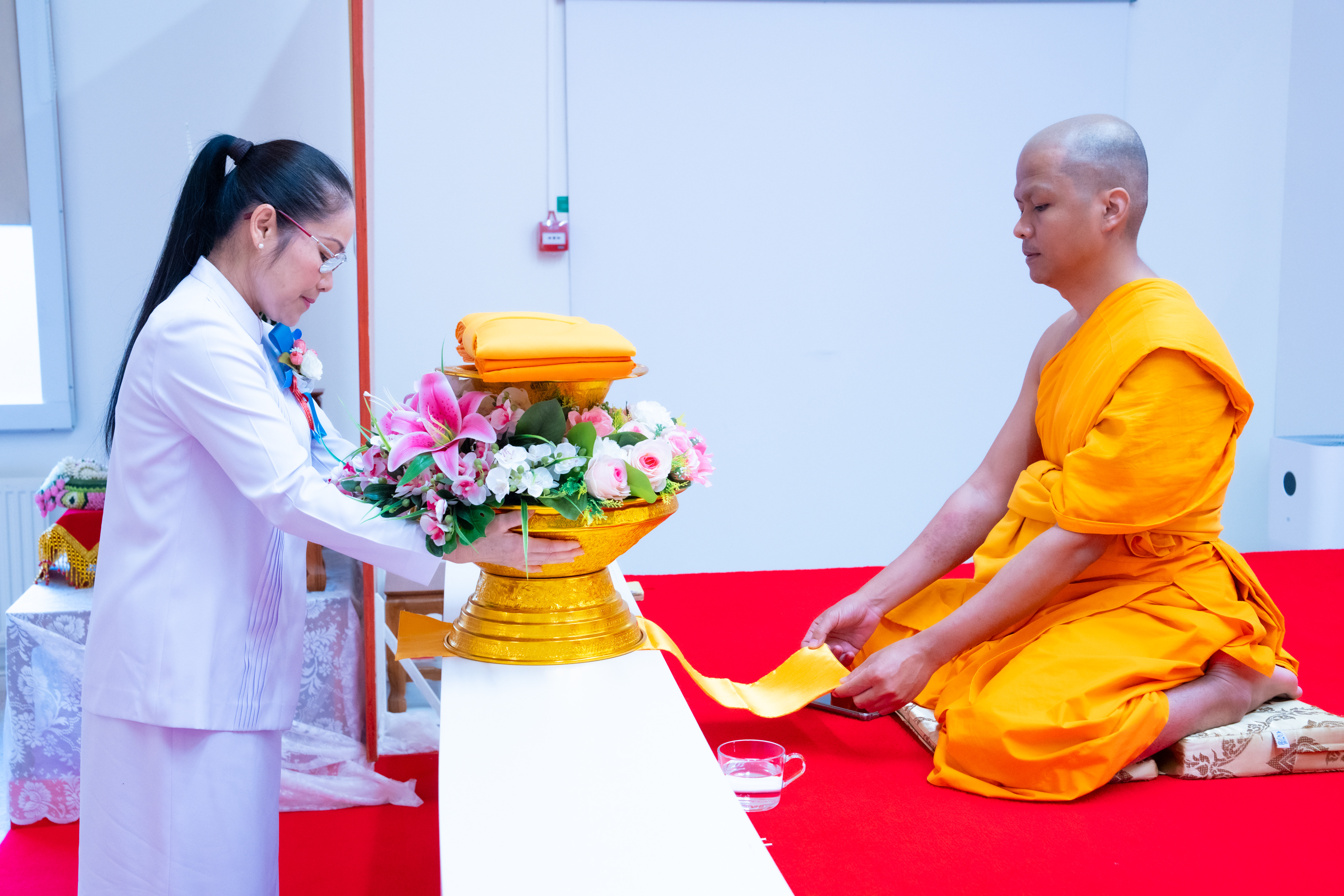 วัดพระธรรมกายสตอกโฮล์ม จัดงานบุญบูชาข้าวพระ