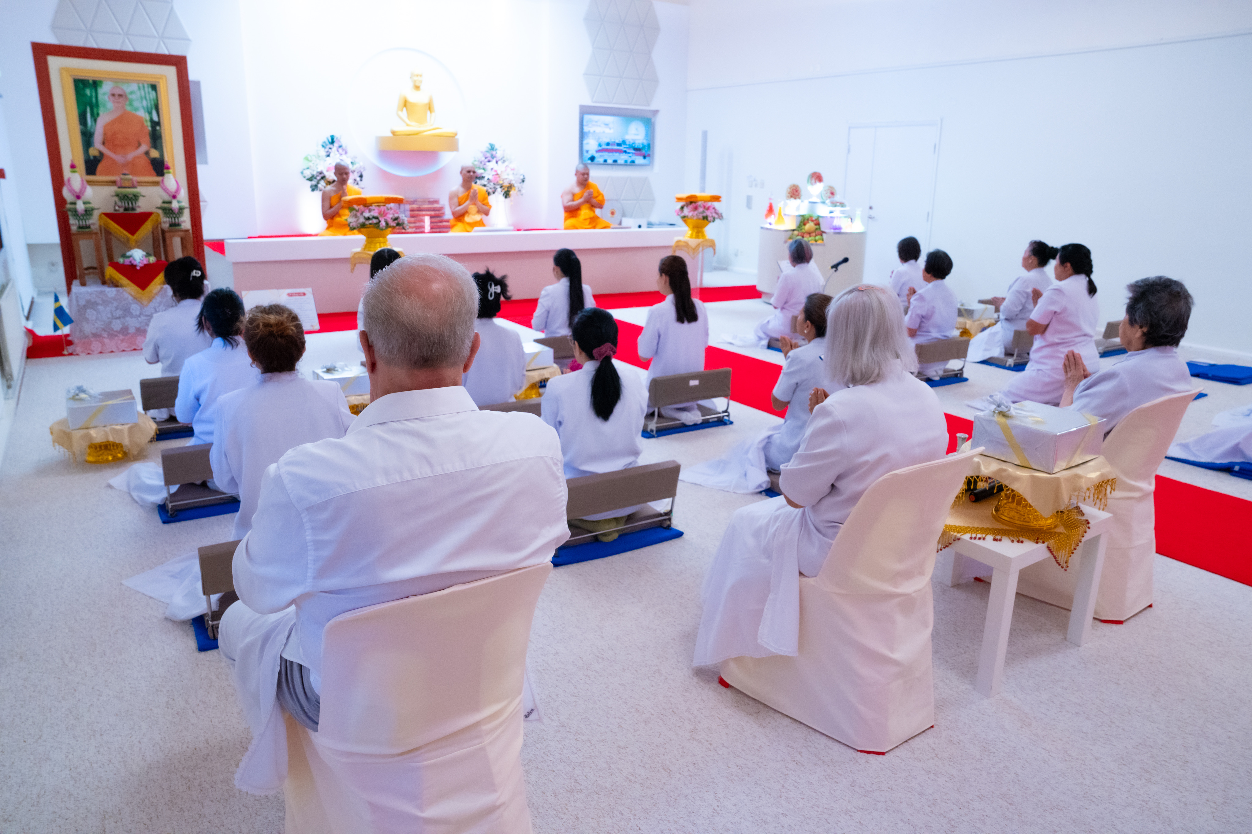 วัดพระธรรมกายสตอกโฮล์ม จัดงานบุญบูชาข้าวพระ