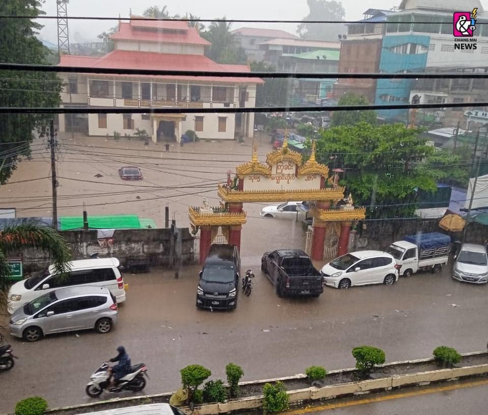 วัดพระธรรมกายและมูลนิธิธรรมกาย มอบถุงยังชีพช่วยเหลือผู้ประสบภัยน้ำท่วมเมืองเมียวดี