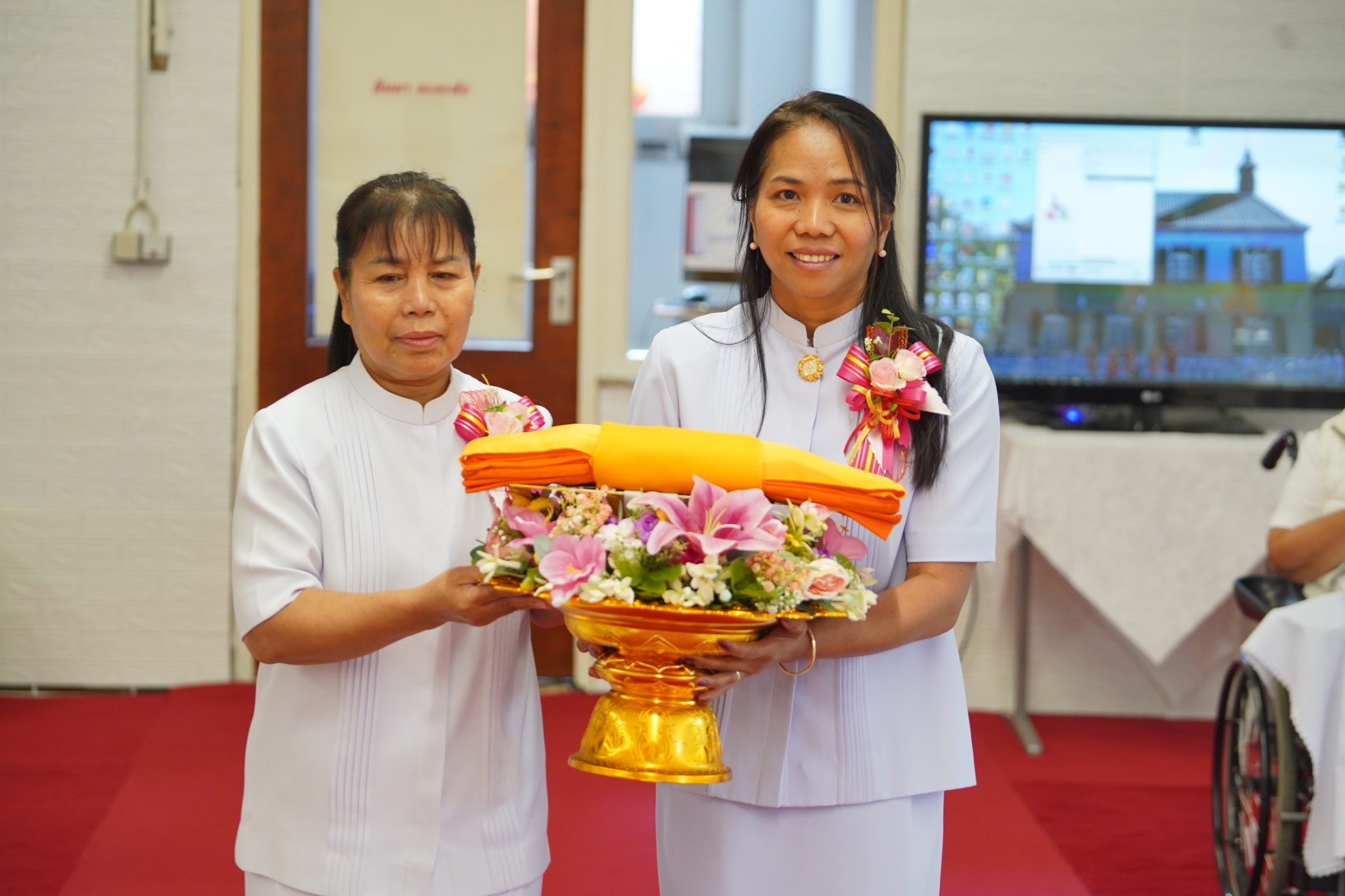 วัดพุทธนอร์ดไรน์ เวสท์ฟาเลน จัดพิธีบูชาข้าวพระ