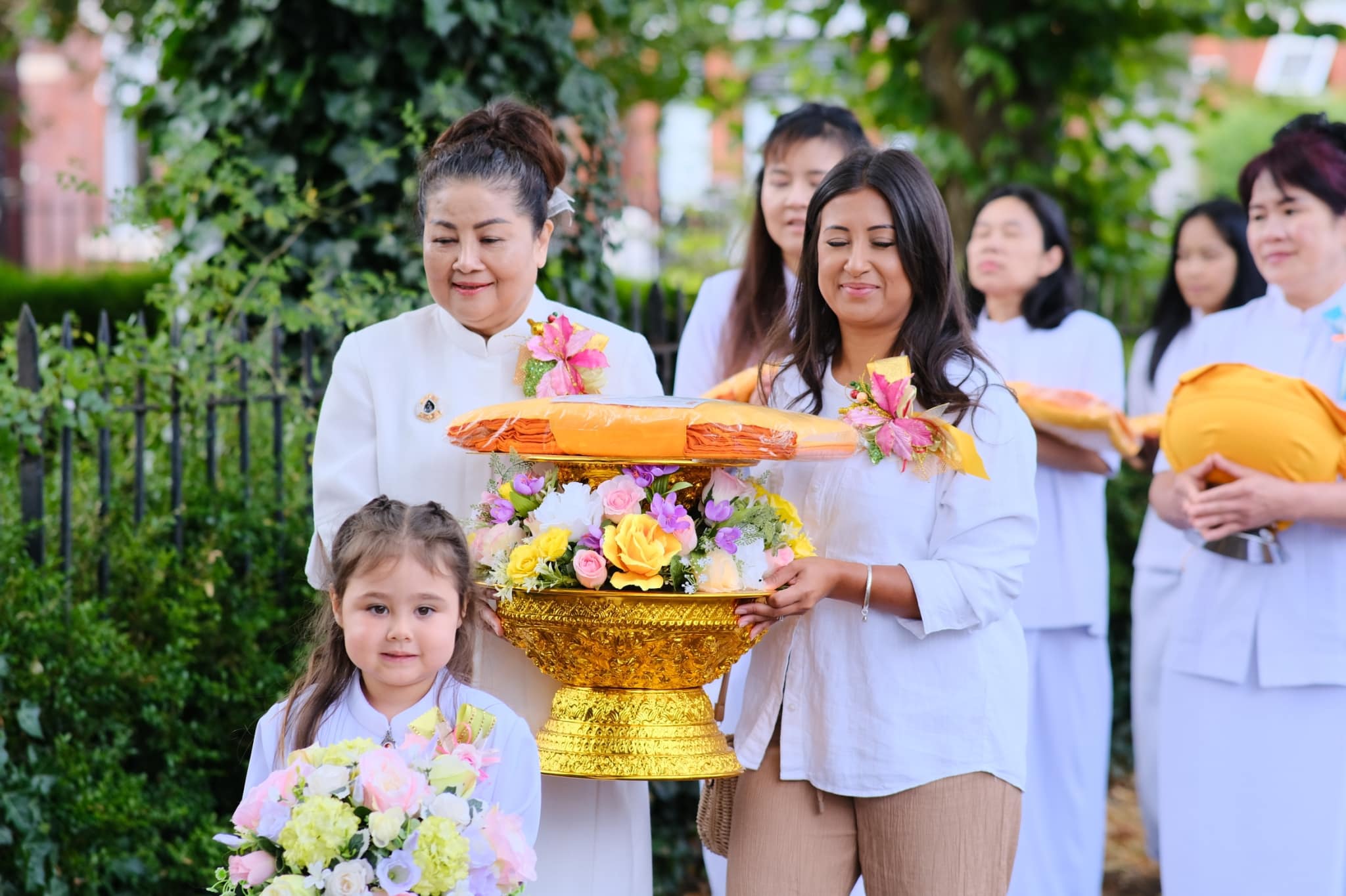 วัดพระธรรมกายแมนเชสเตอร์ จัดพิธีบรรพชาสามเณรภาคฤดูร้อน