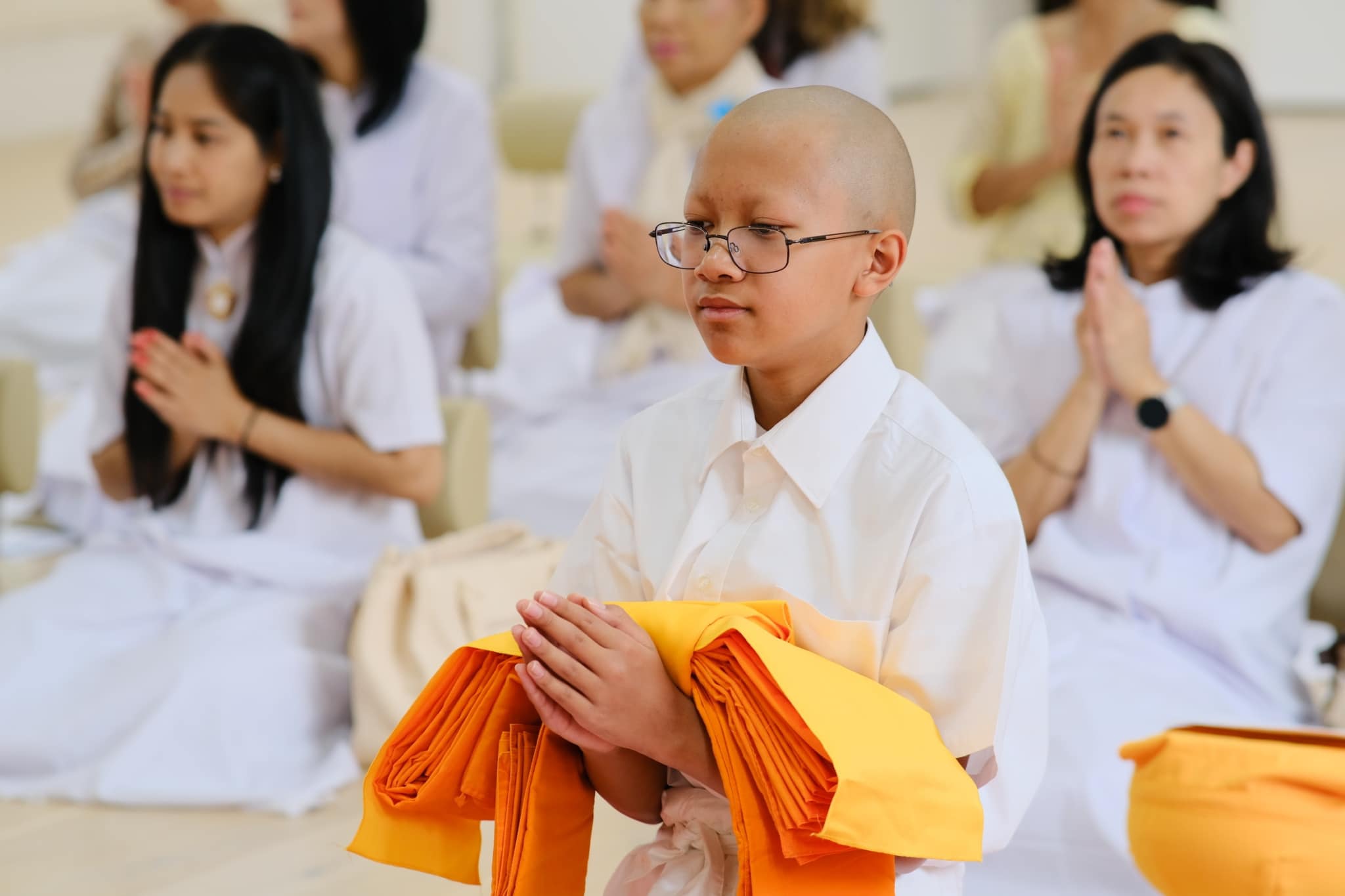 วัดพระธรรมกายแมนเชสเตอร์ จัดพิธีบรรพชาสามเณรภาคฤดูร้อน