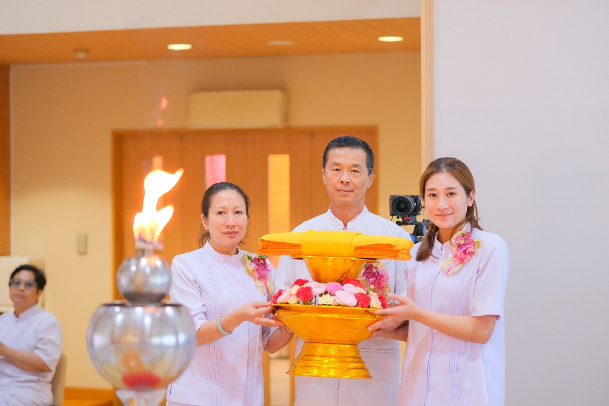 วัดพระธรรมกายคานากาว่า จัดพิธีบูชาข้าวพระ