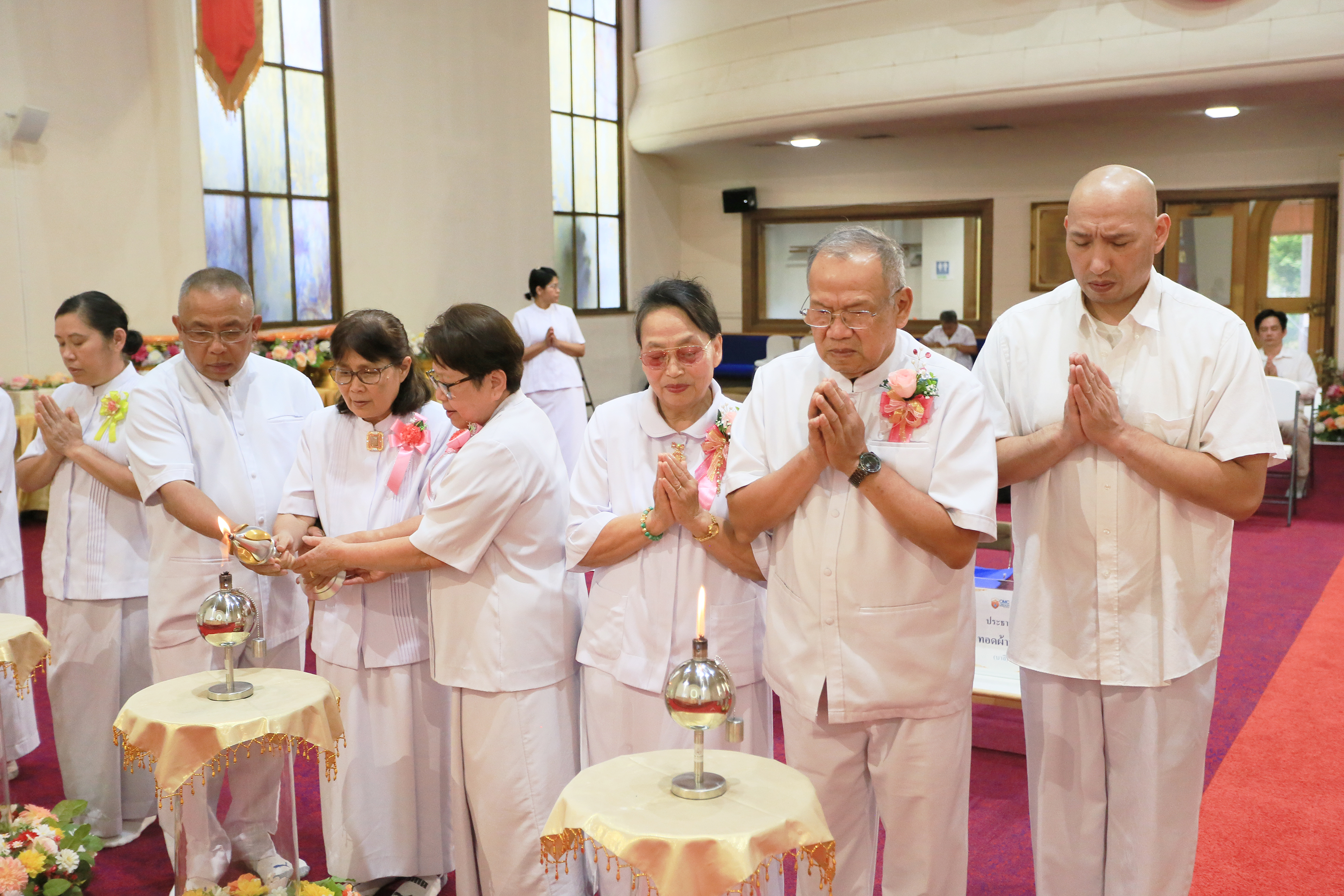 วัดพระธรรมกายออเรกอน จัดพิธีบูชาข้าวพระ