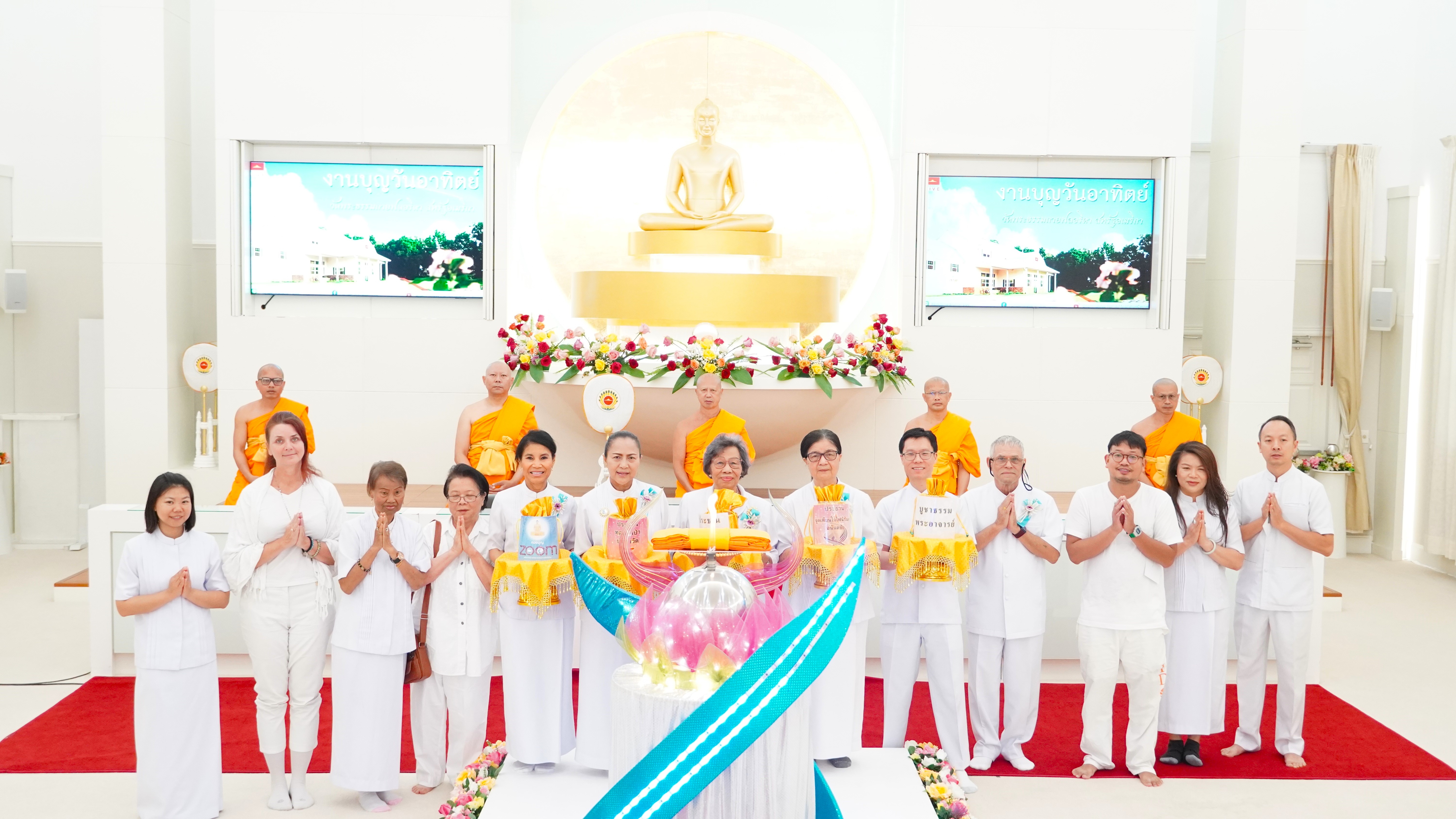 วัดพระธรรมกายฟลอริดา จัดพิธีจุดเทียนใจไฟนิรันดร์อนันตชัย