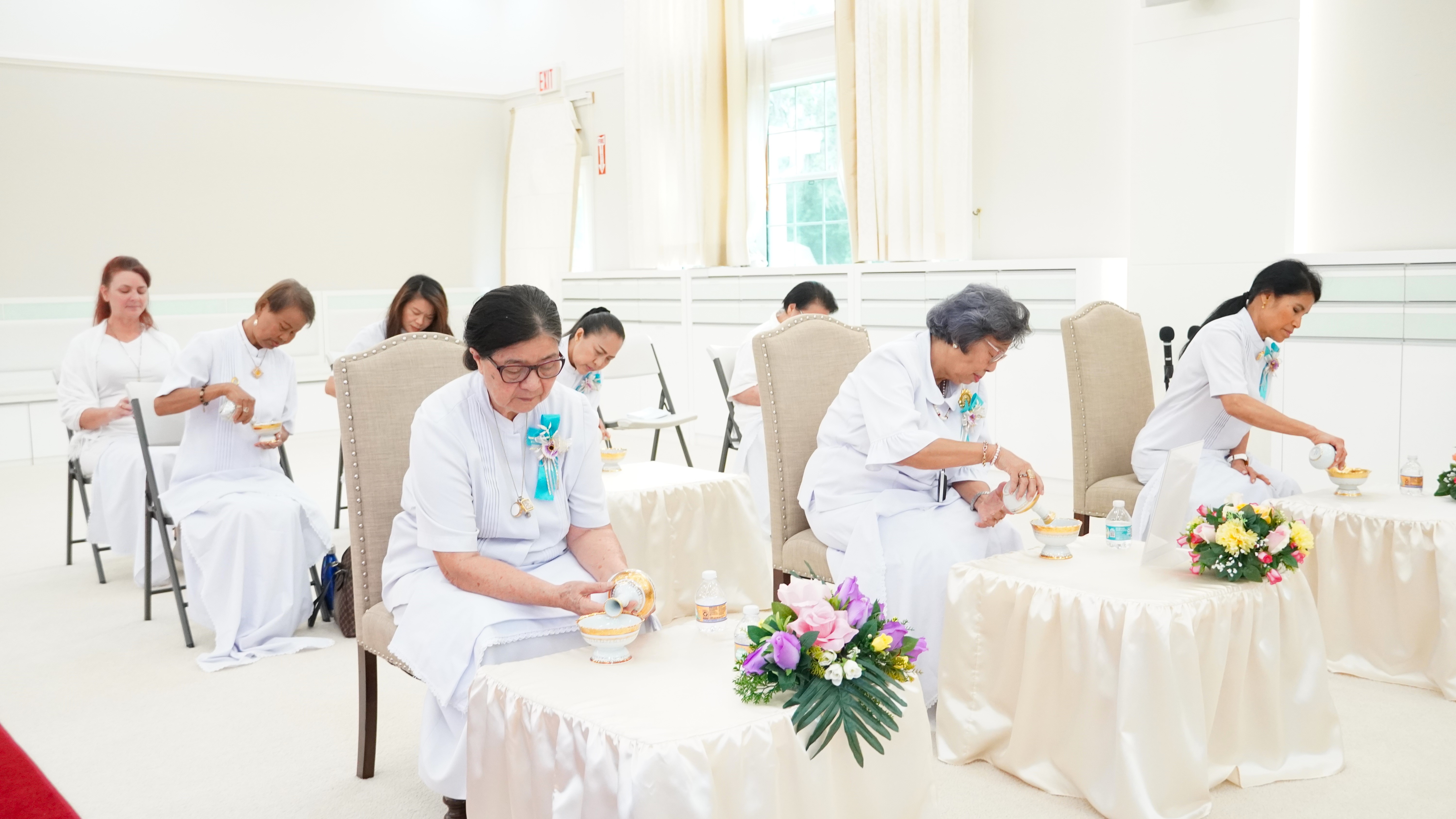 วัดพระธรรมกายฟลอริดา จัดพิธีจุดเทียนใจไฟนิรันดร์อนันตชัย