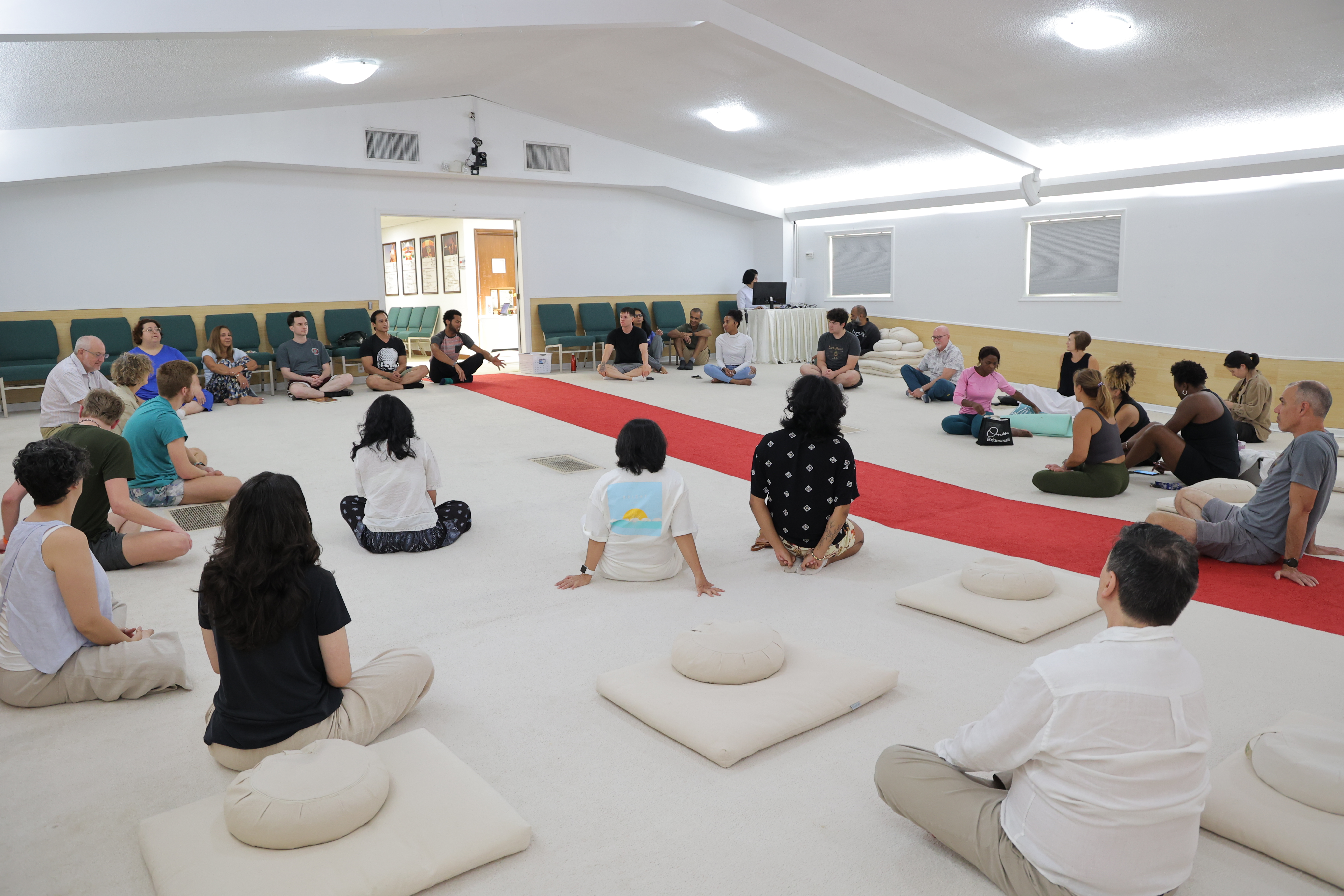 วัดพระธรรมกายจอร์เจีย จัดกิจกรรมนั่งสมาธิสำหรับชาวท้องถิ่น