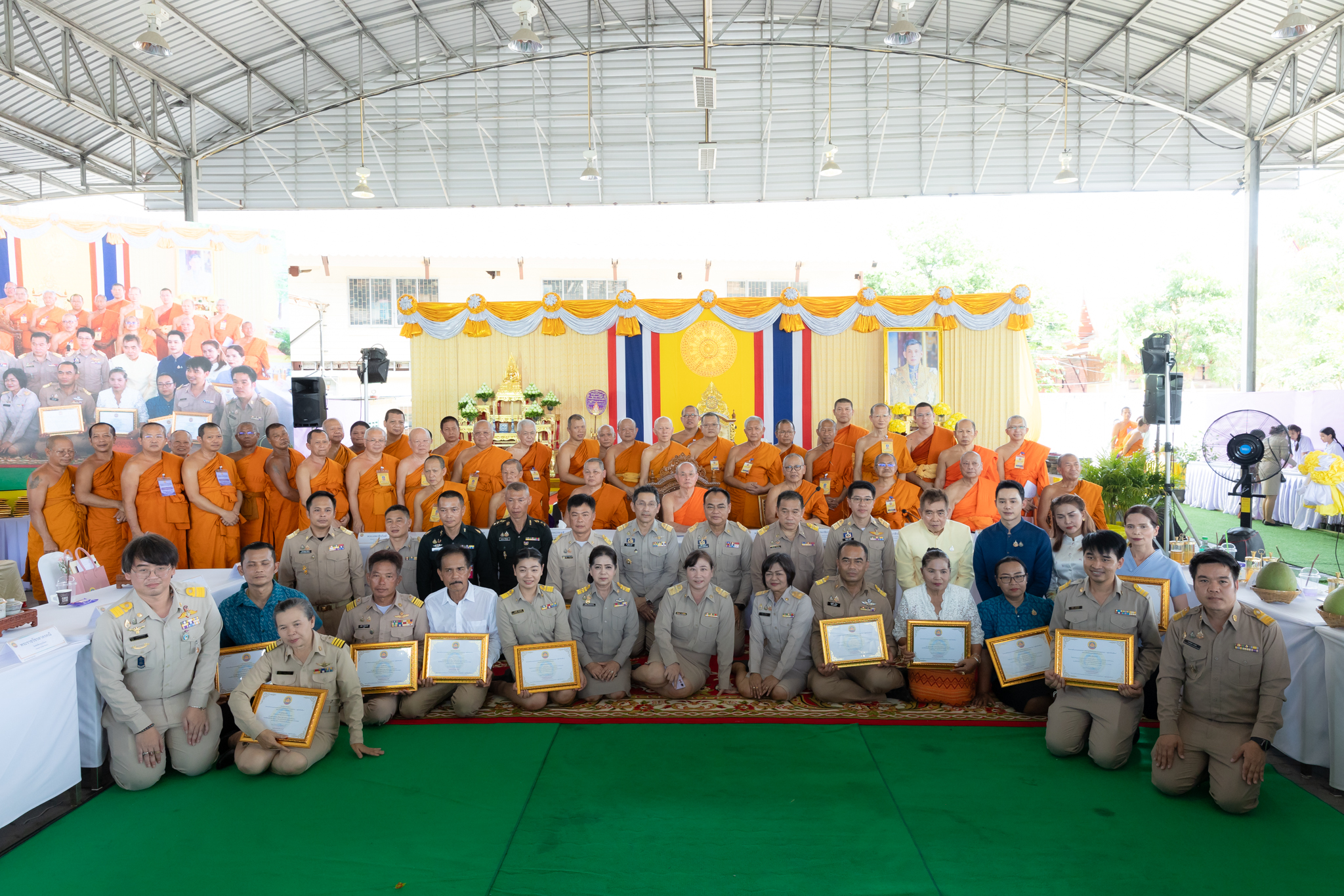 เจ้าคณะใหญ่หนกลาง ลงพื้นที่ตรวจเยี่ยมและติดตามโครงการหมู่บ้านรักษาศีล 5 ณ วัดอุทยาน