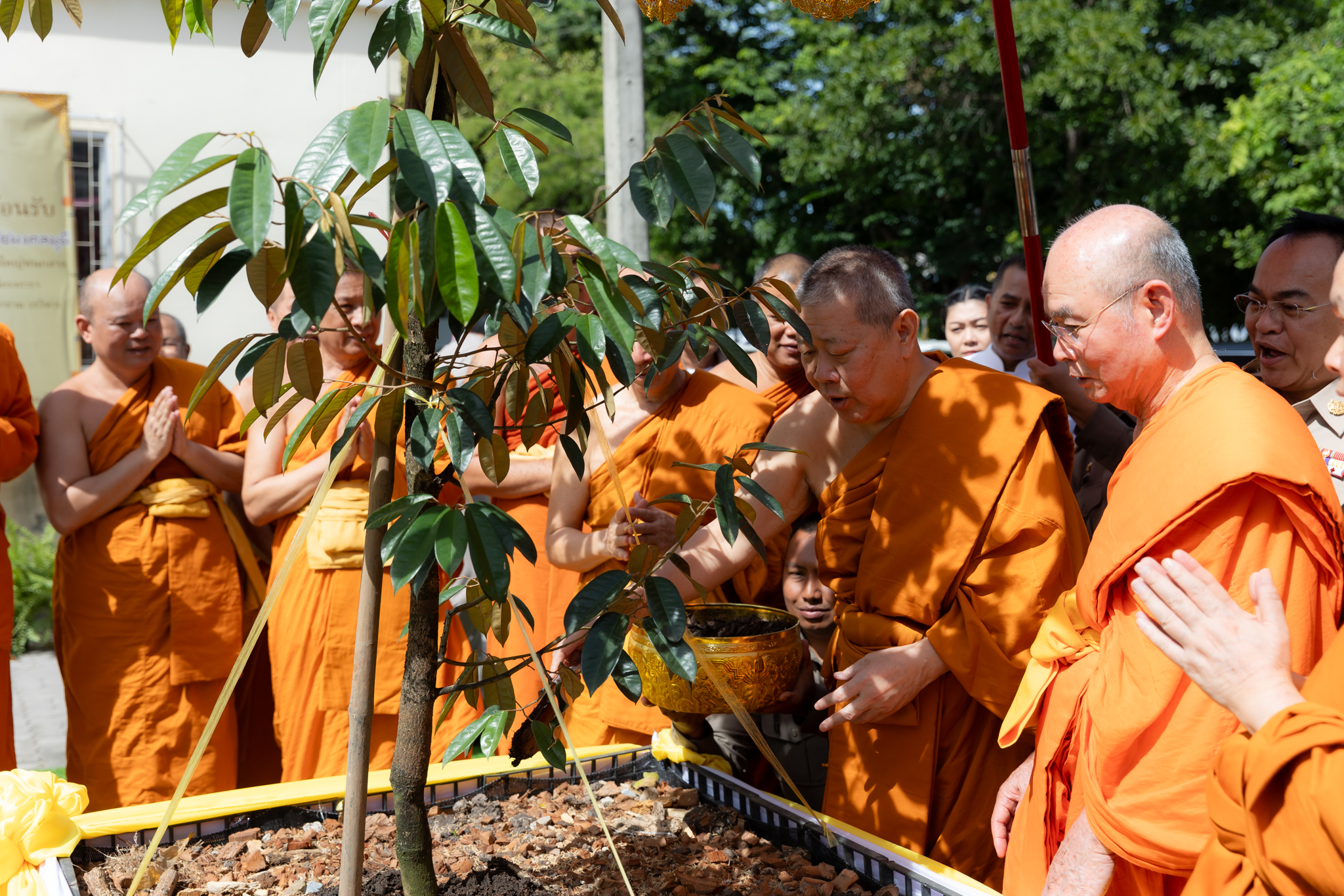 เจ้าคณะใหญ่หนกลาง ลงพื้นที่ตรวจเยี่ยมและติดตามโครงการหมู่บ้านรักษาศีล 5 ณ วัดอุทยาน