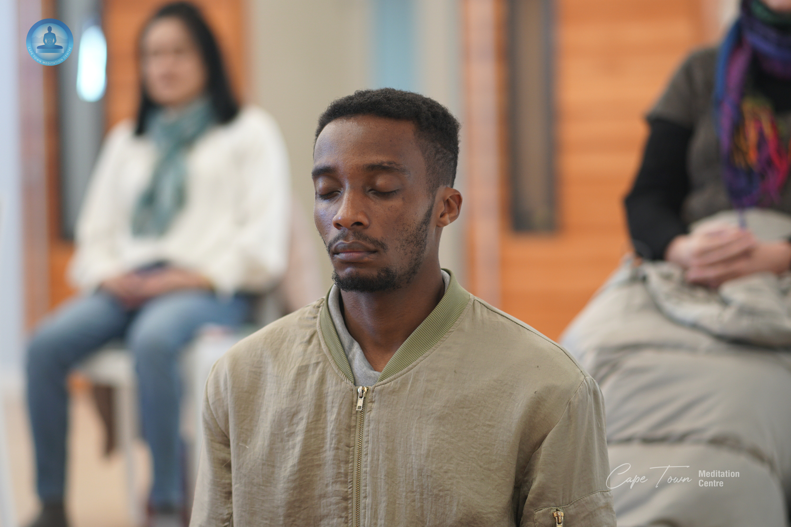 วัดพุทธเคปทาวน์ จัดปฏิบัติธรรมแก่ชาวท้องถิ่น