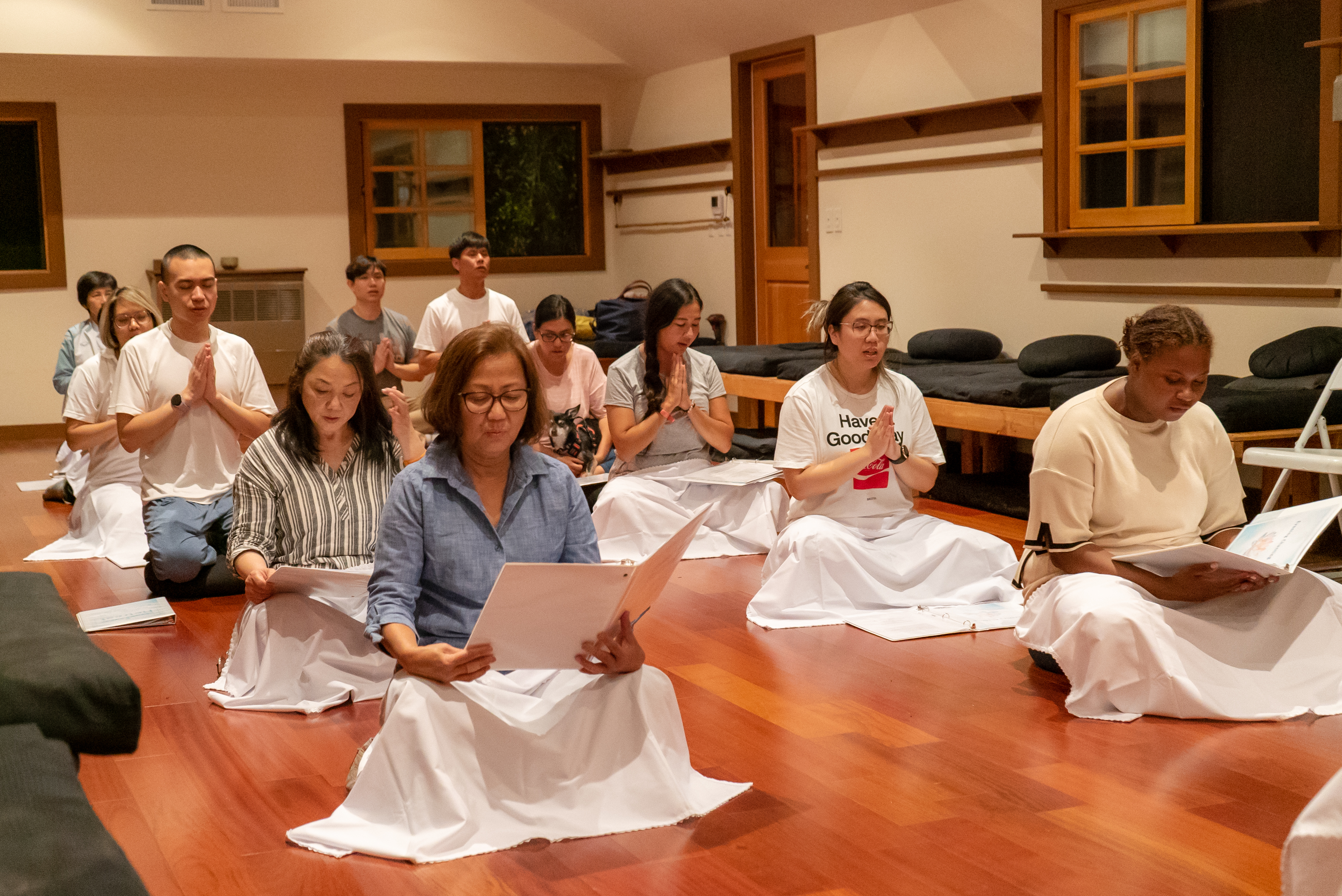 วัดพระธรรมกายแคลิฟอร์เนีย จัดปฏิบัติธรรมหล่อหลอมอาสาสมัครชาวท้องถิ่น
