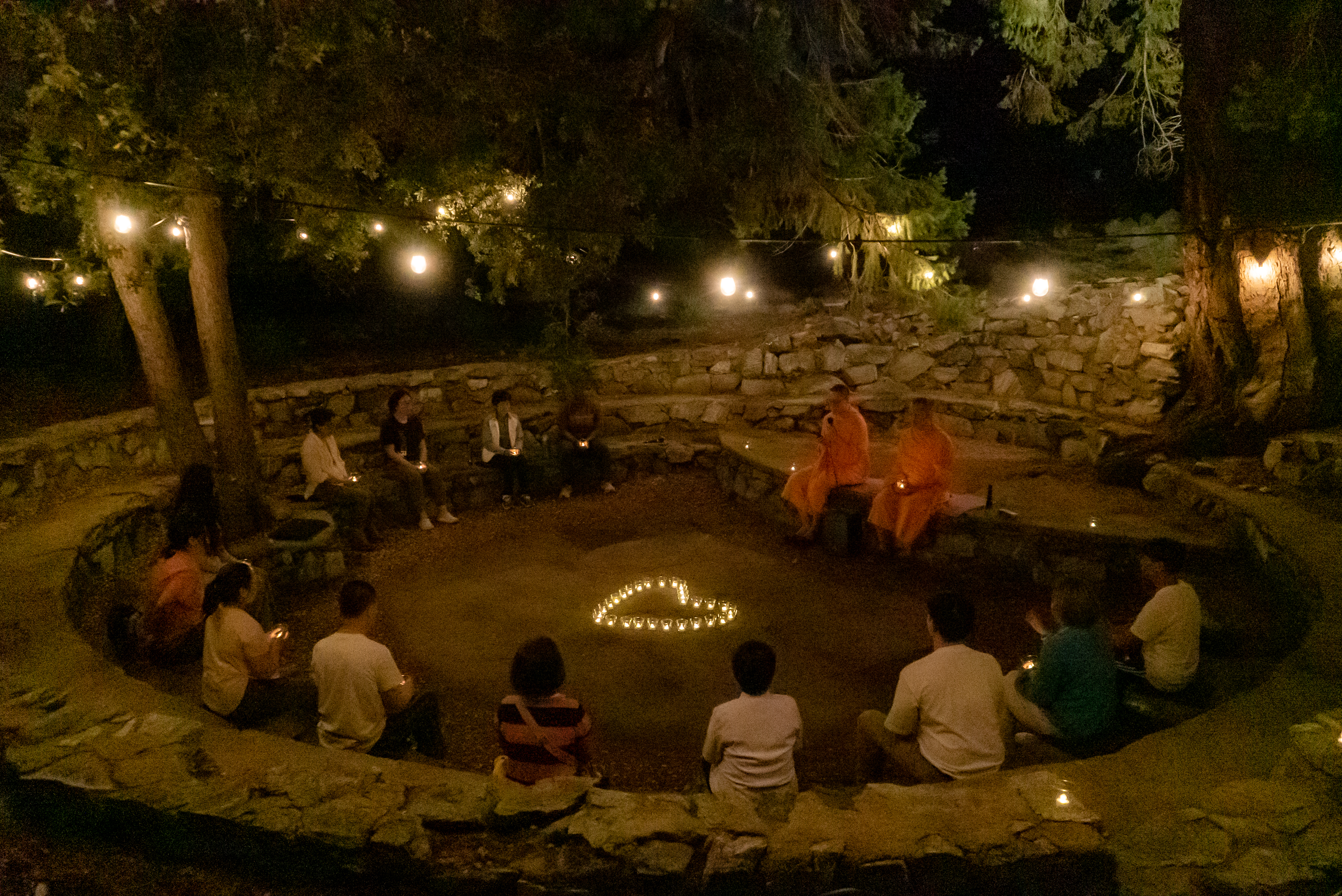 วัดพระธรรมกายแคลิฟอร์เนีย จัดปฏิบัติธรรมหล่อหลอมอาสาสมัครชาวท้องถิ่น