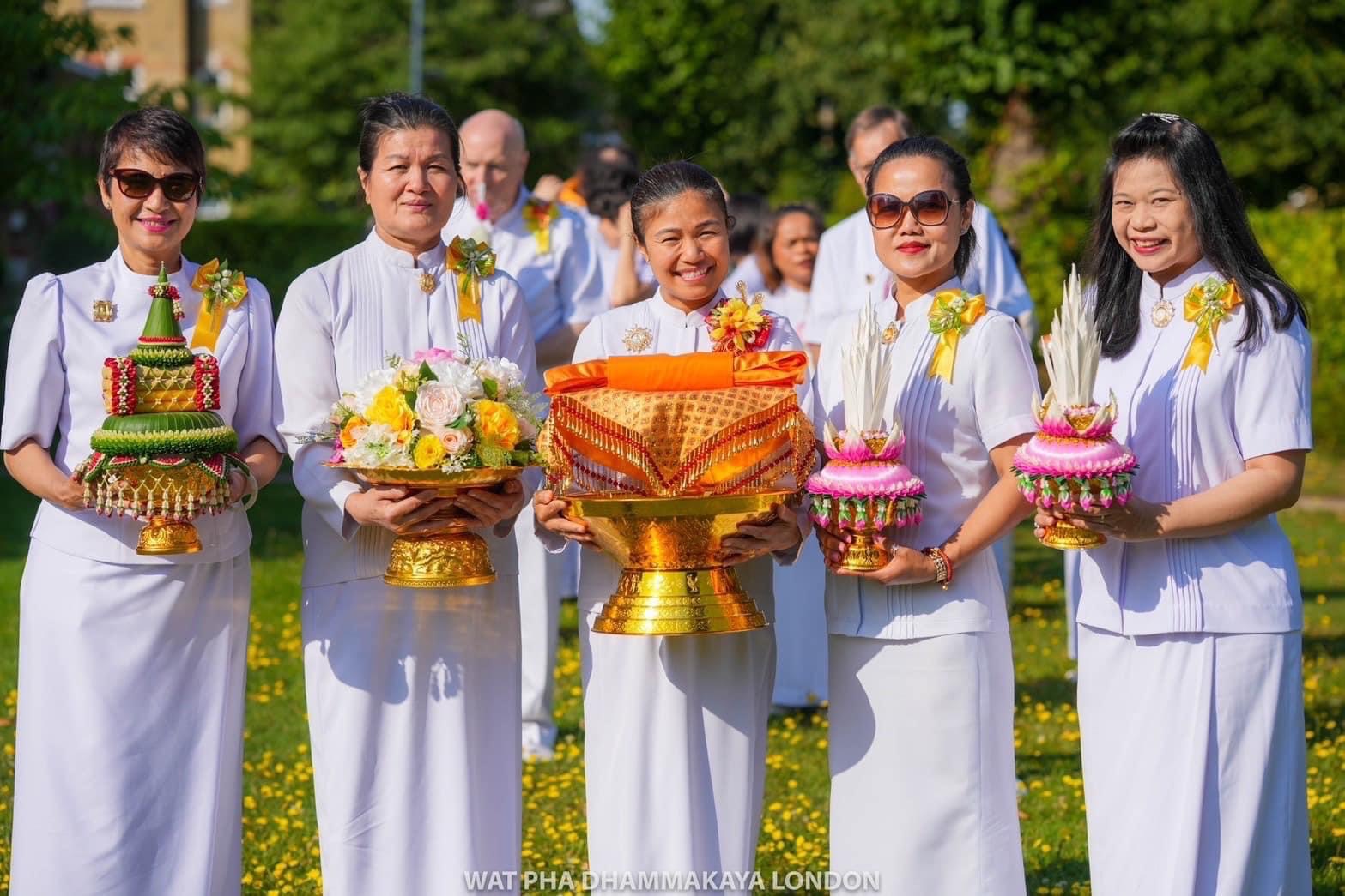 วัดพระธรรมกายลอนดอน จัดพิธีบรรพชาสามเณรยุวธรรมทายาท