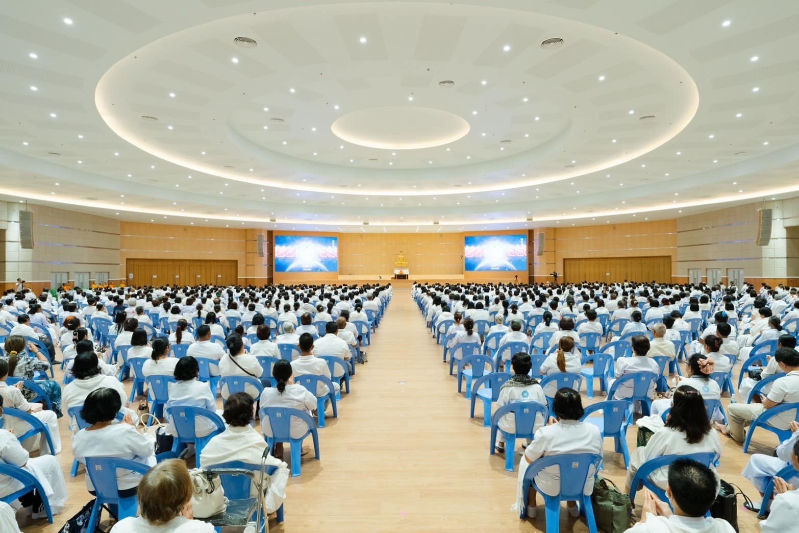 สัมมนารวมใจผู้นำบุญ 