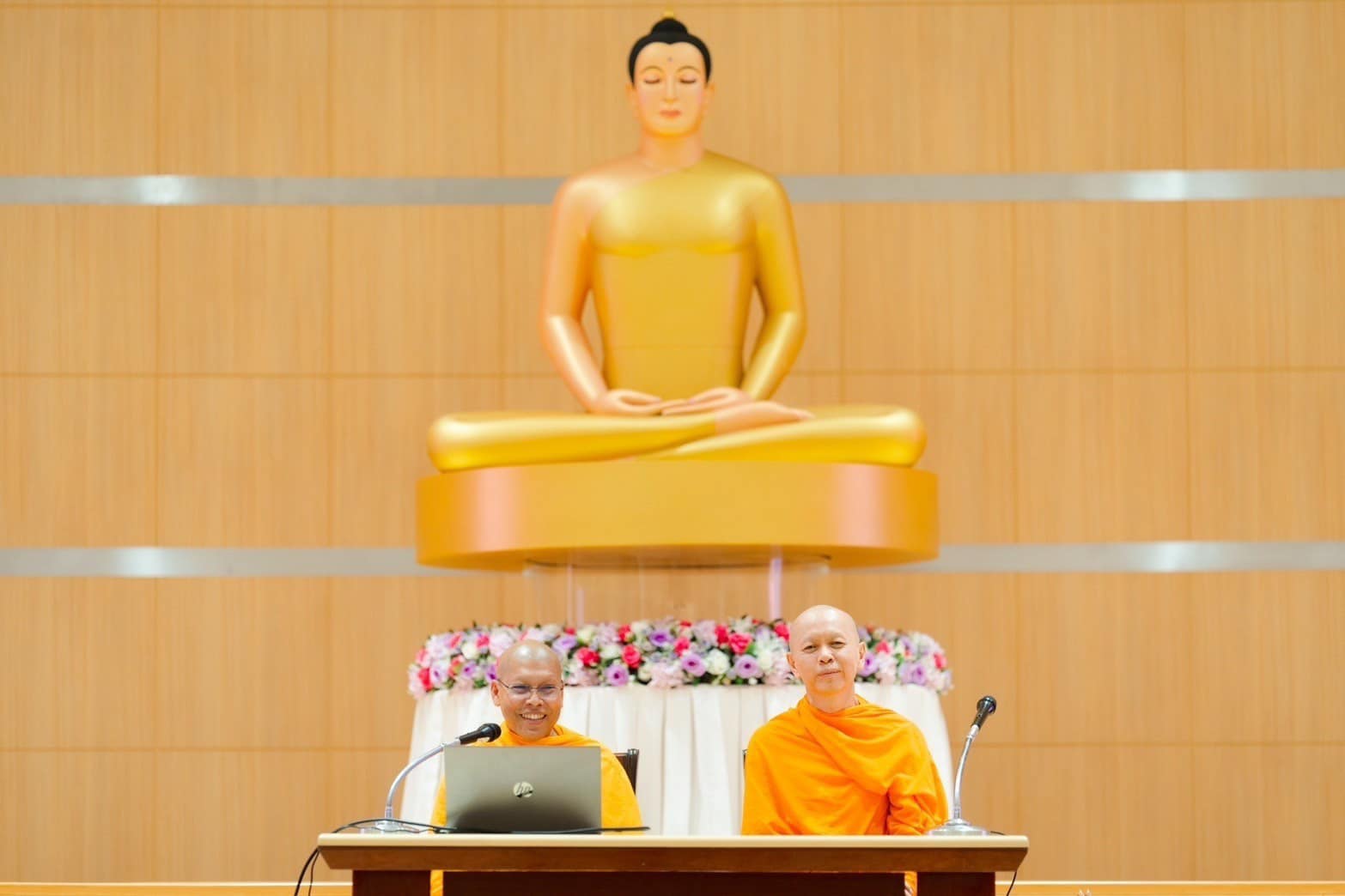 สัมมนารวมใจผู้นำบุญ 