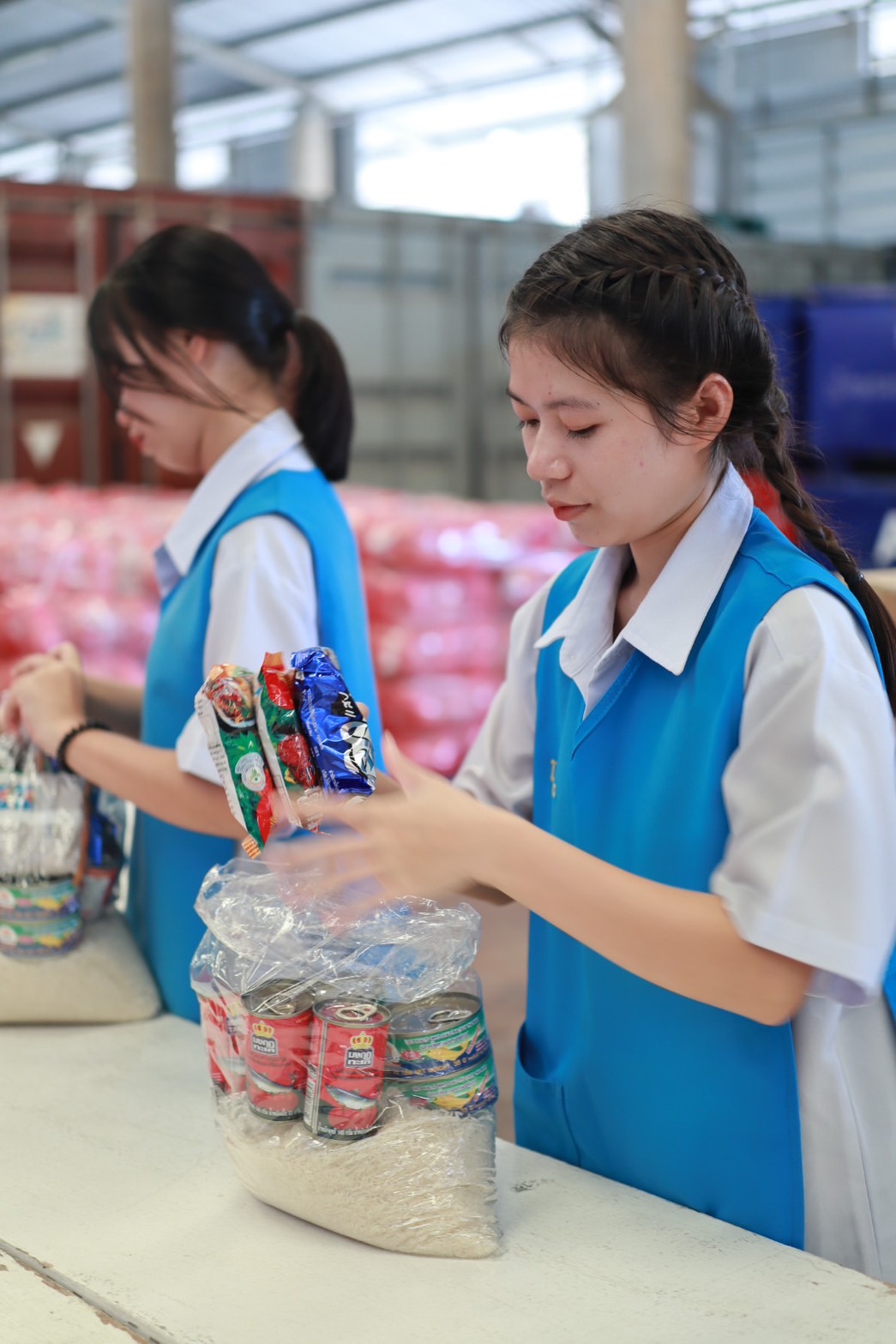 วัดพระธรรมกายเร่งเตรียมถุงยังชีพ พร้อมให้ความช่วยเหลือผู้ประสบภัยน้ำท่วม