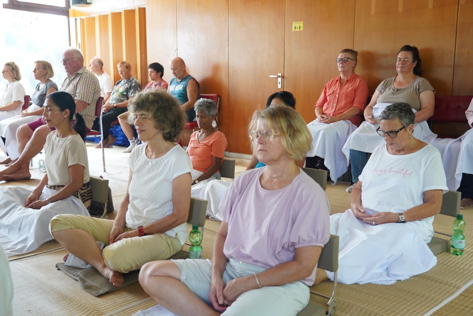 วัดพุทธไฮล์บรอนน์ จัดปฏิบัติธรรมชาวท้องถิ่น