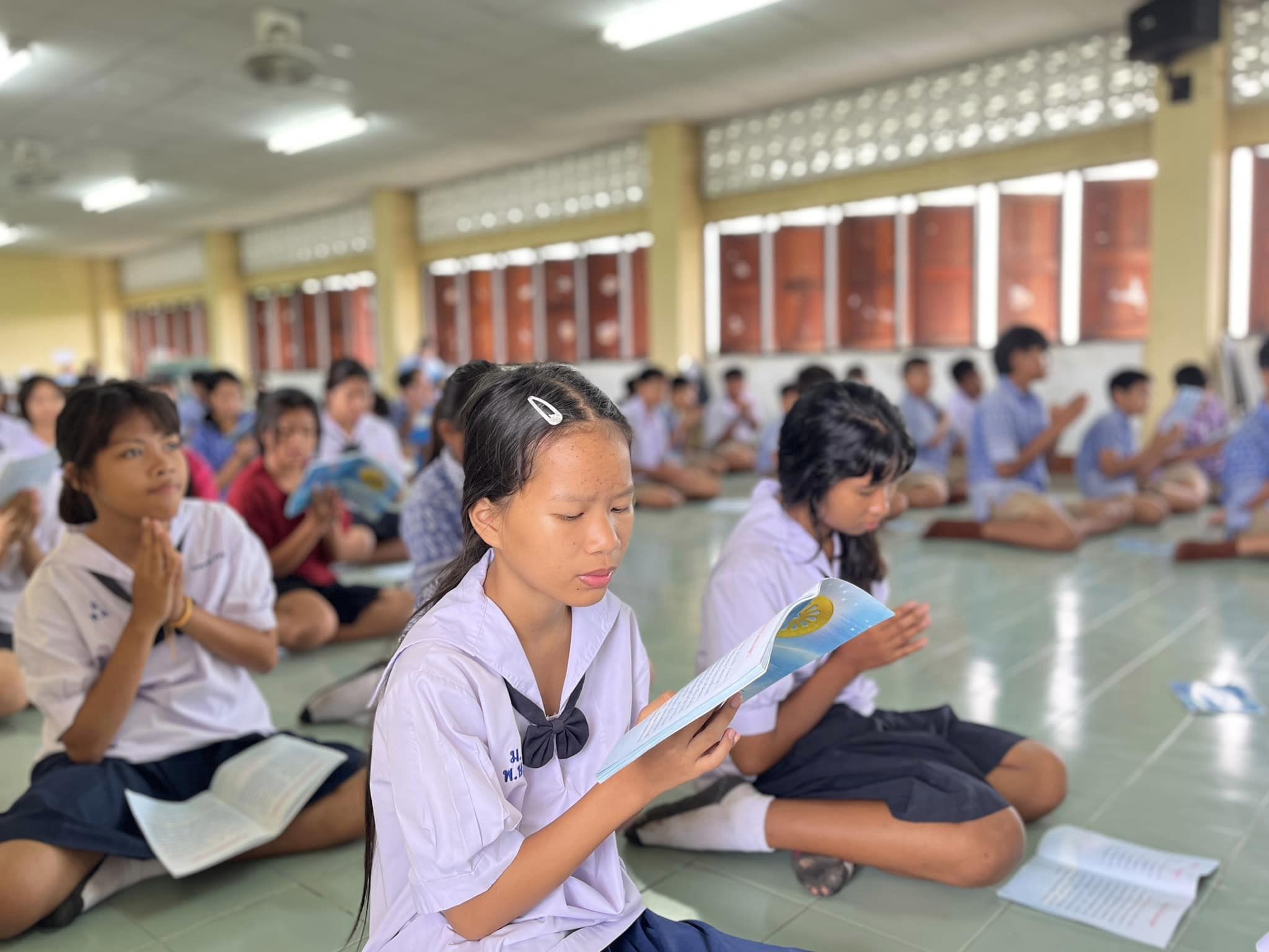 โรงเรียนพรหมรังษี จัดสวดมนต์บทธัมมจักกัปปวัตตนสูตร