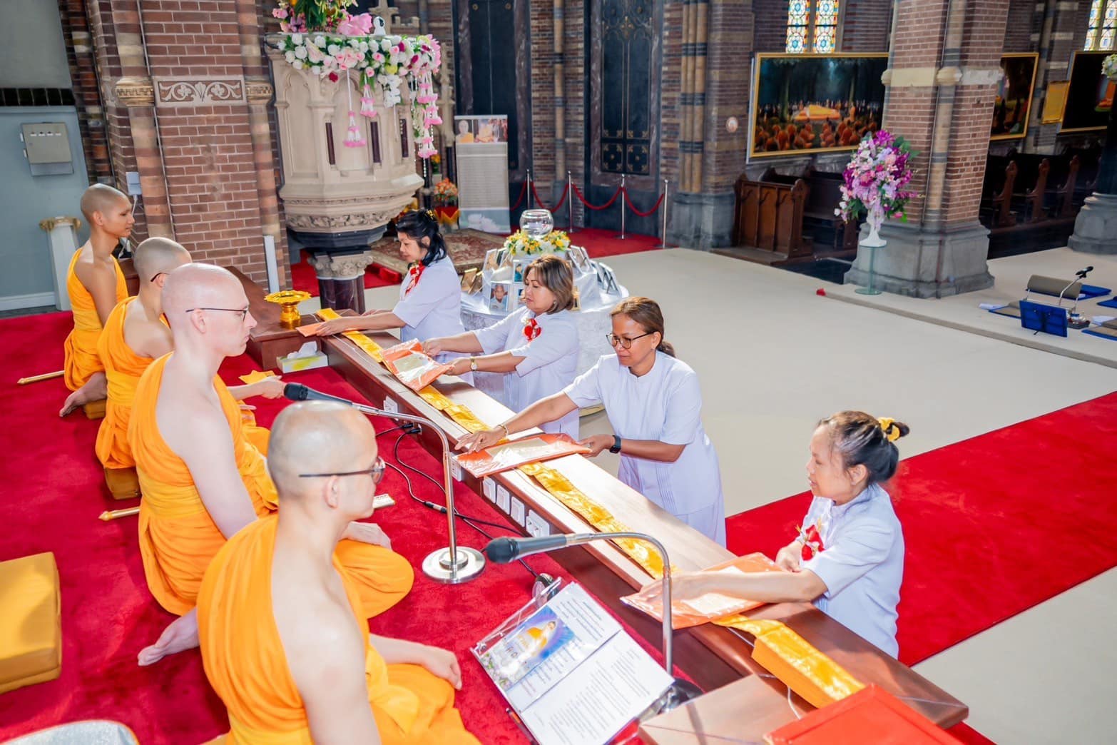 วัดพระธรรมกายเนเธอร์แลนด์ จัดพิธีบุพเปตพลี