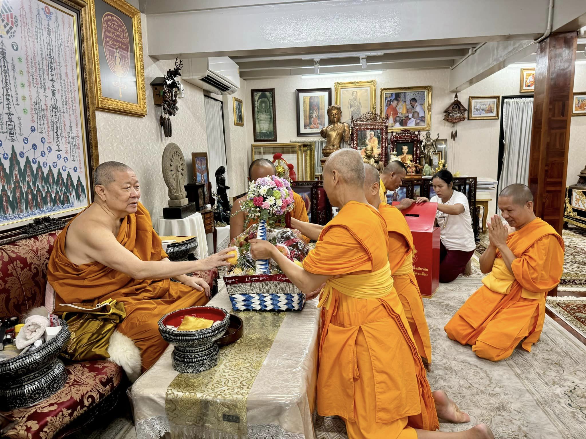 เจ้าคณะใหญ่หนกลางรับฟังรายงานการจัดพิธีมุทิตาสักการะเปรียญธรรม 9 ประโยค วัดพระธรรมกาย