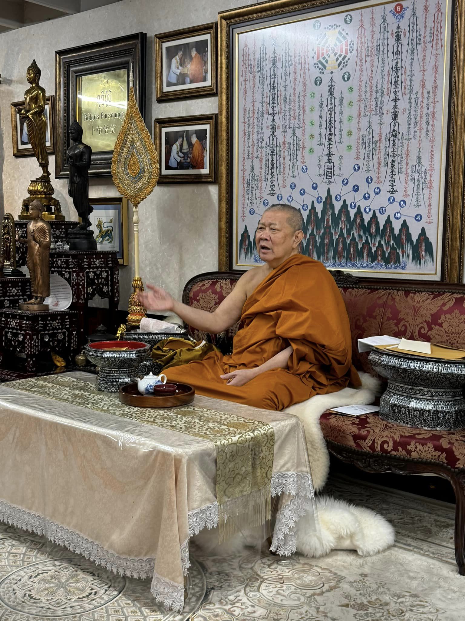 เจ้าคณะใหญ่หนกลางรับฟังรายงานการจัดพิธีมุทิตาสักการะเปรียญธรรม 9 ประโยค วัดพระธรรมกาย