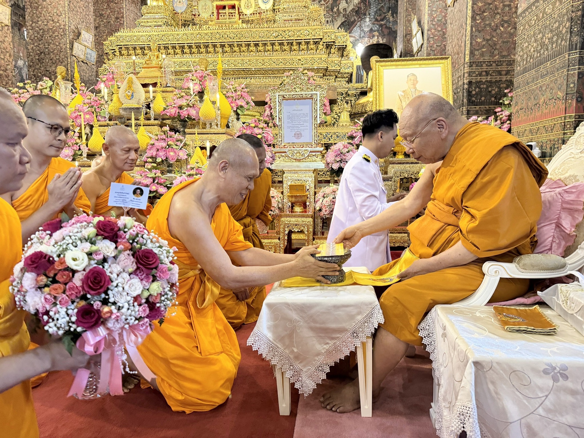 สมเด็จพระมหาธีราจารย์ รับถวายมุทิตาฯ จากเจ้าอาวาสวัดพระธรรมกาย ในโอกาสรับพระบัญชาสมเด็จพระสังฆราช