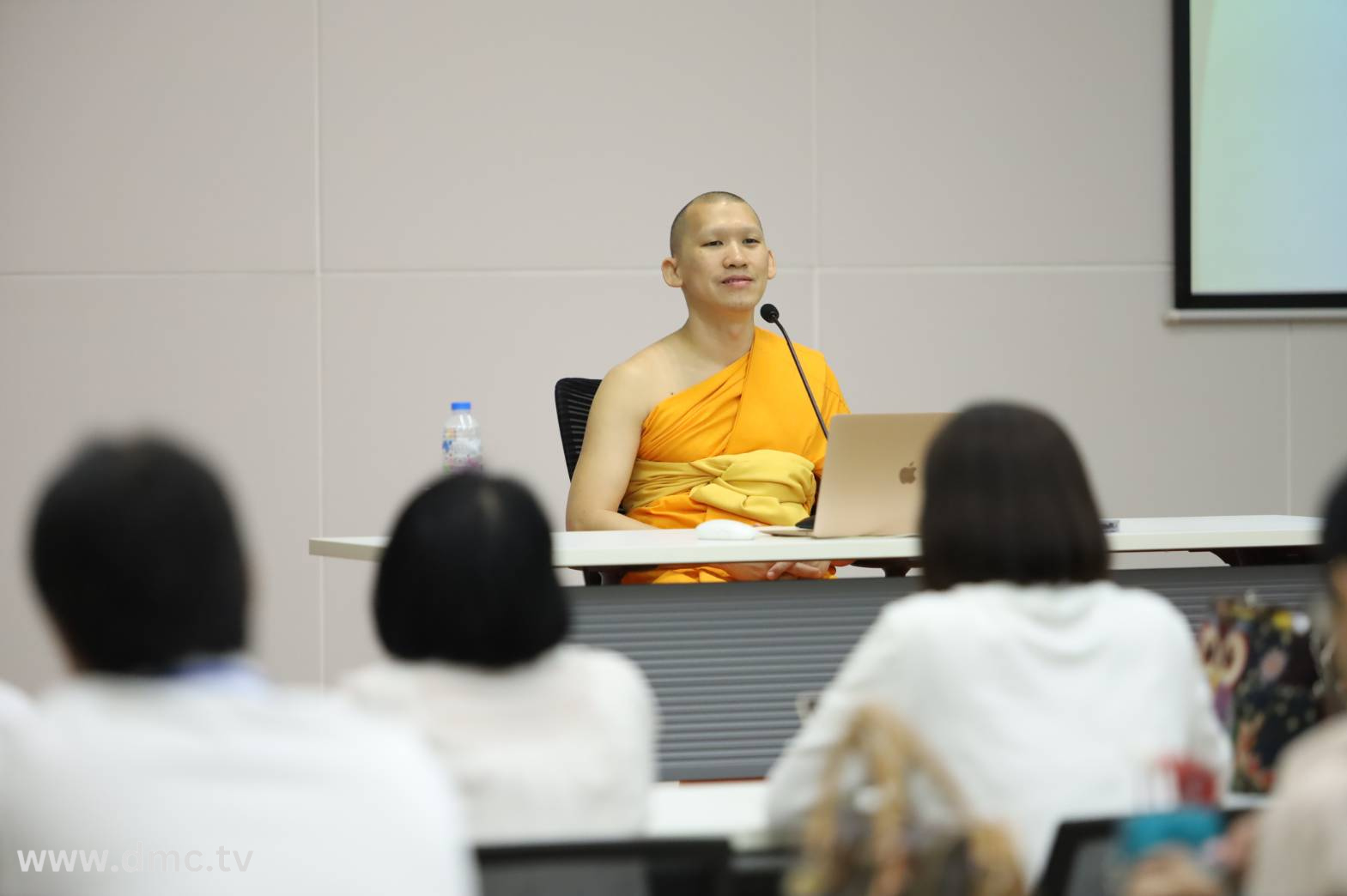 ผู้นำแสงสว่างออนไลน์