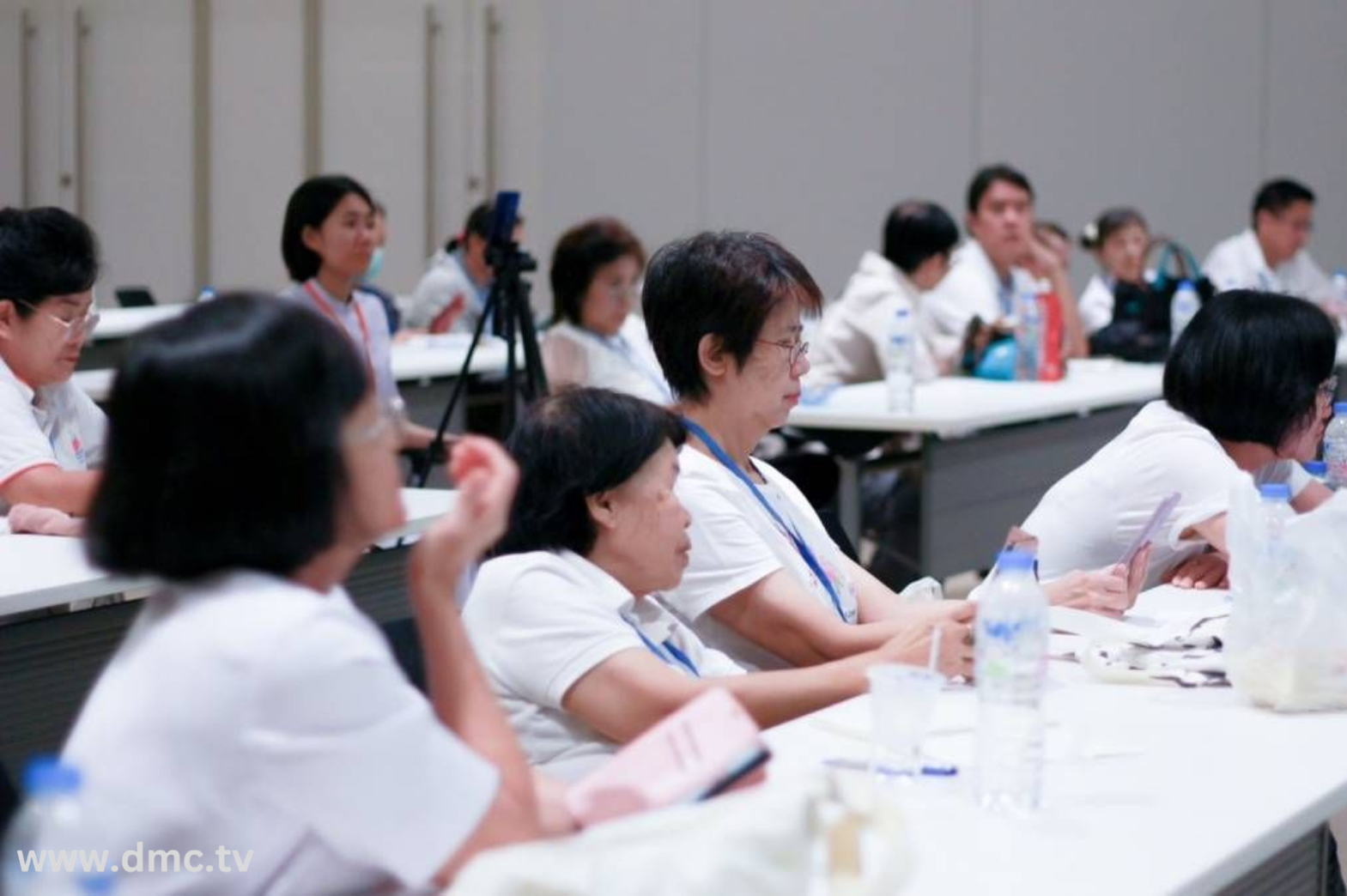 ผู้นำแสงสว่างออนไลน์