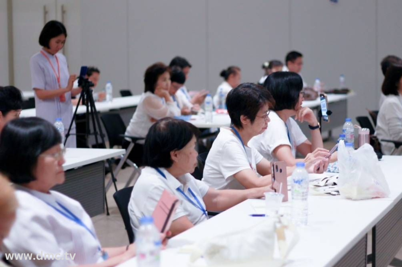 ผู้นำแสงสว่างออนไลน์