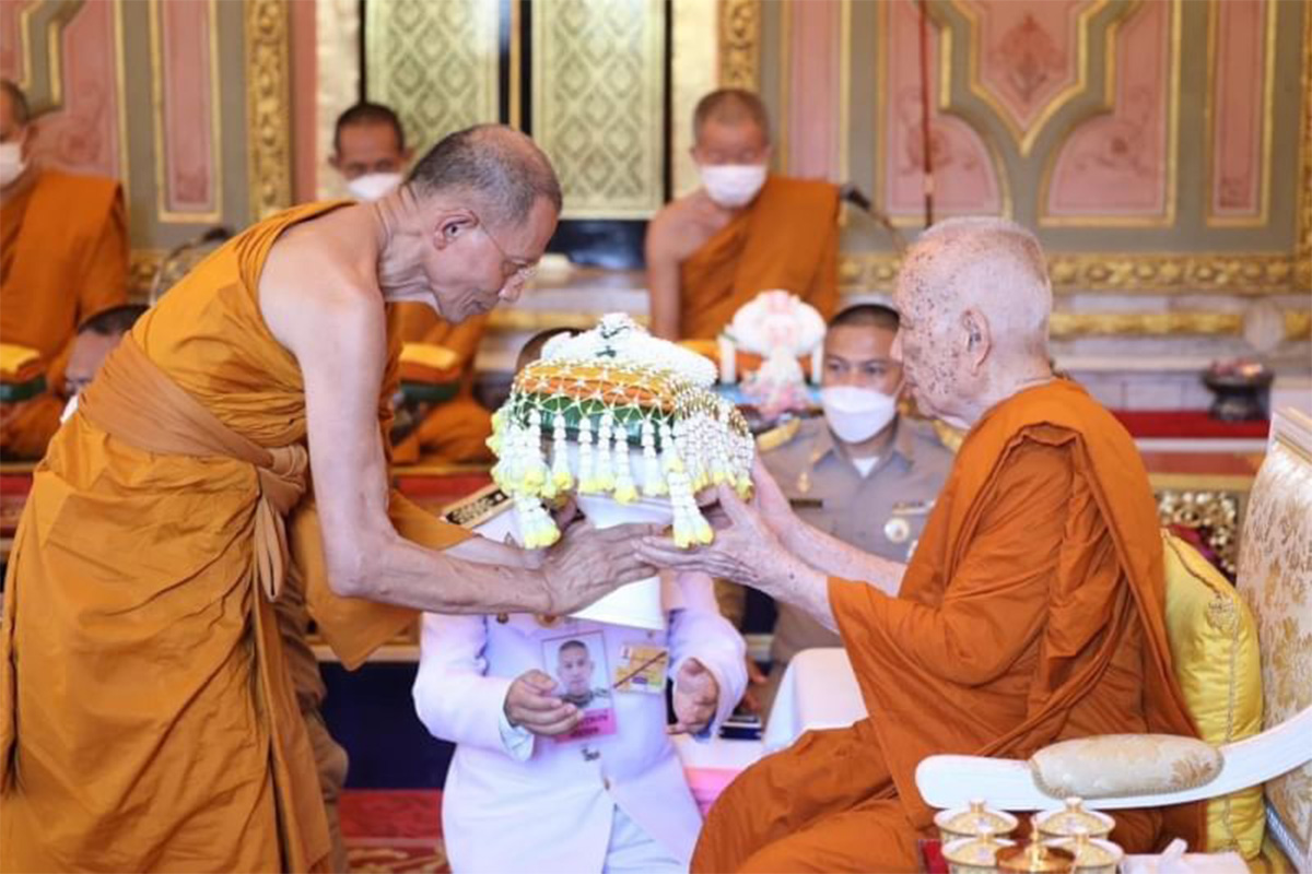 พระพรหมดิลก รับถวายมุทิตาฯ จากประธานมูลนิธิธรรมกาย ในพิธีต้อนรับพระบรมราชโองการแต่งตั้งกรรมการมหาเถรสมาคม