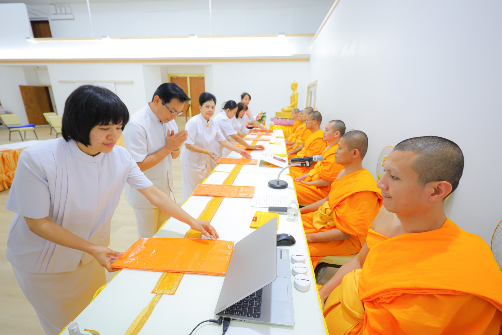 วัดพระธรรมกายแคนซัส จัดงานบุญวันอาทิตย์