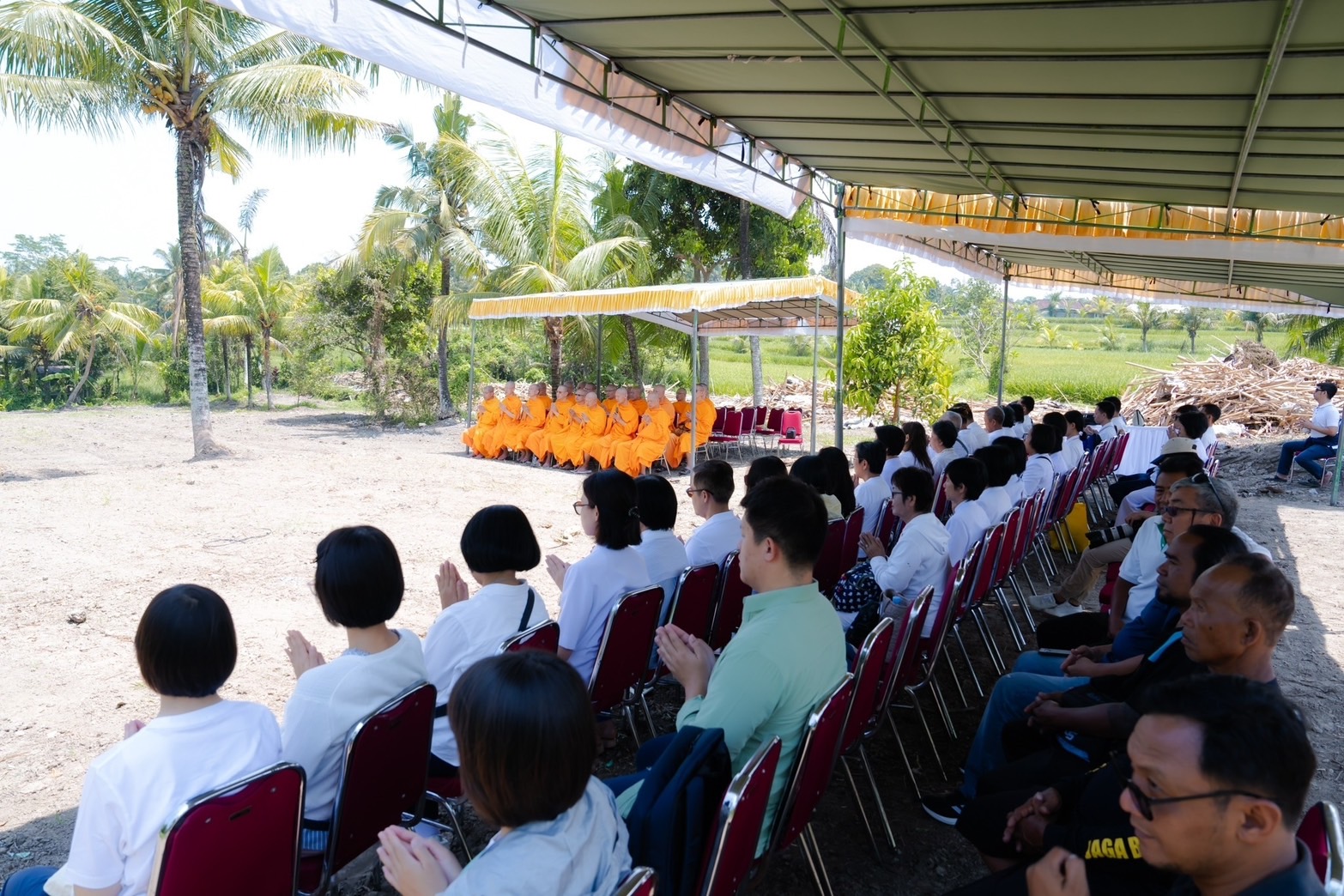 พิธีกลั่นแผ่นดิน ศูนย์ปฏิบัติธรรมบาหลี แห่งที่ 2