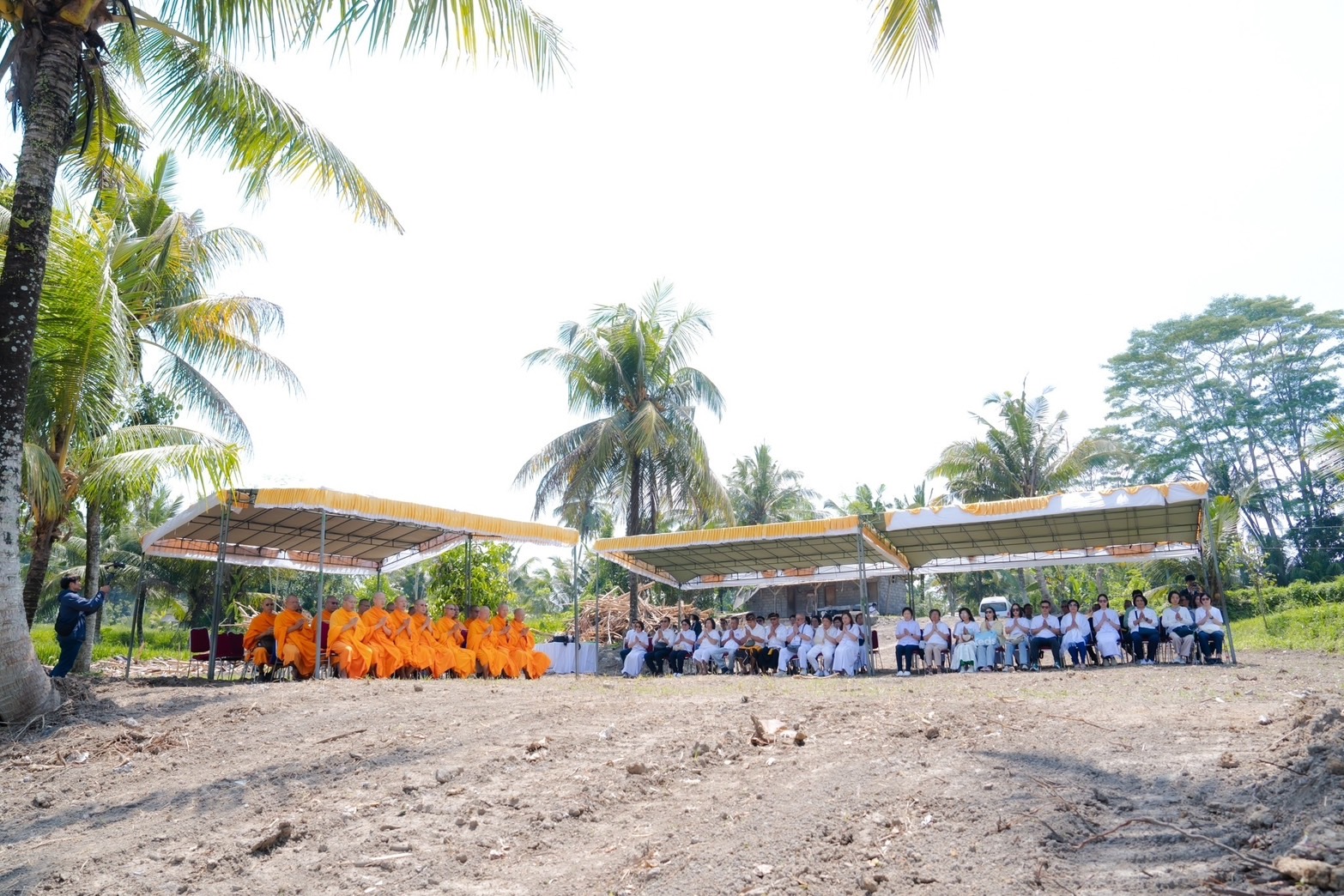 พิธีกลั่นแผ่นดิน ศูนย์ปฏิบัติธรรมบาหลี แห่งที่ 2
