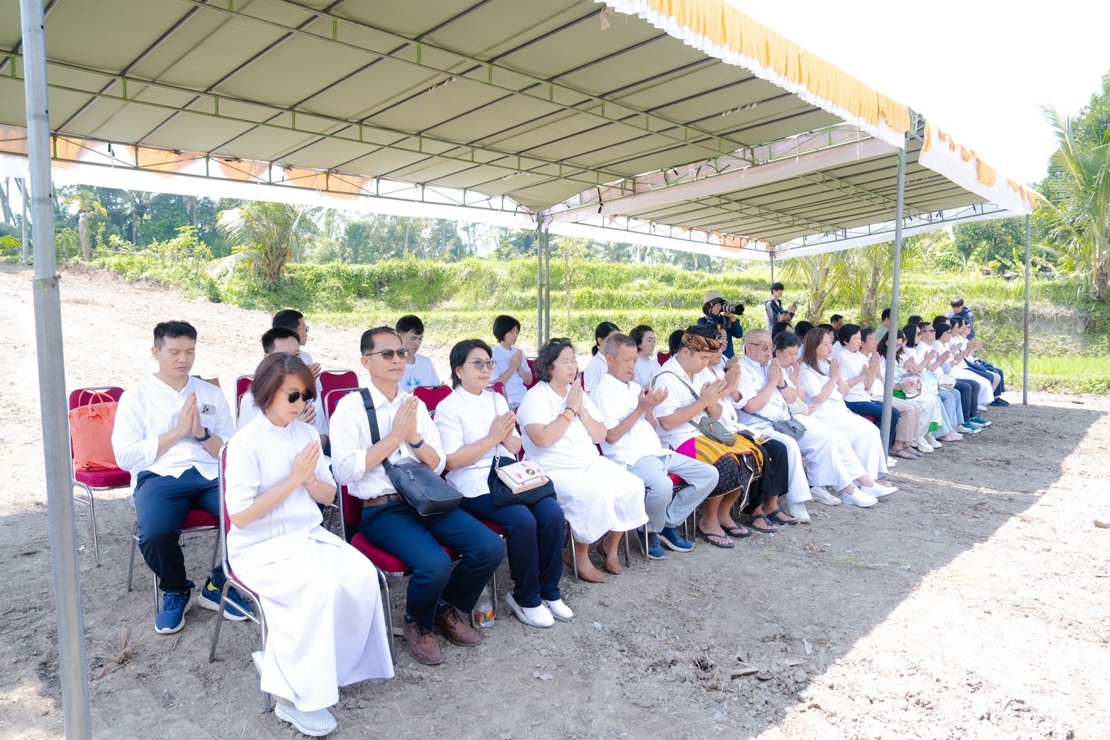 พิธีกลั่นแผ่นดิน ศูนย์ปฏิบัติธรรมบาหลี แห่งที่ 2