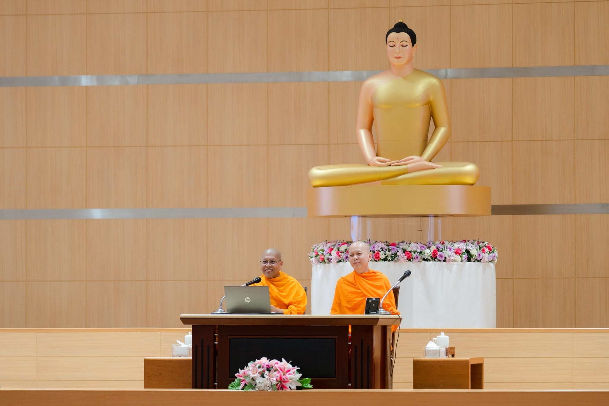 สัมมนารวมใจผู้นำบุญ โครงการอุปสมบทบูชาธรรมมหาปูชนียาจารย์ ชวนบวชพระ 3,000 รูป ธรรมยาตรา ปีที่ 13