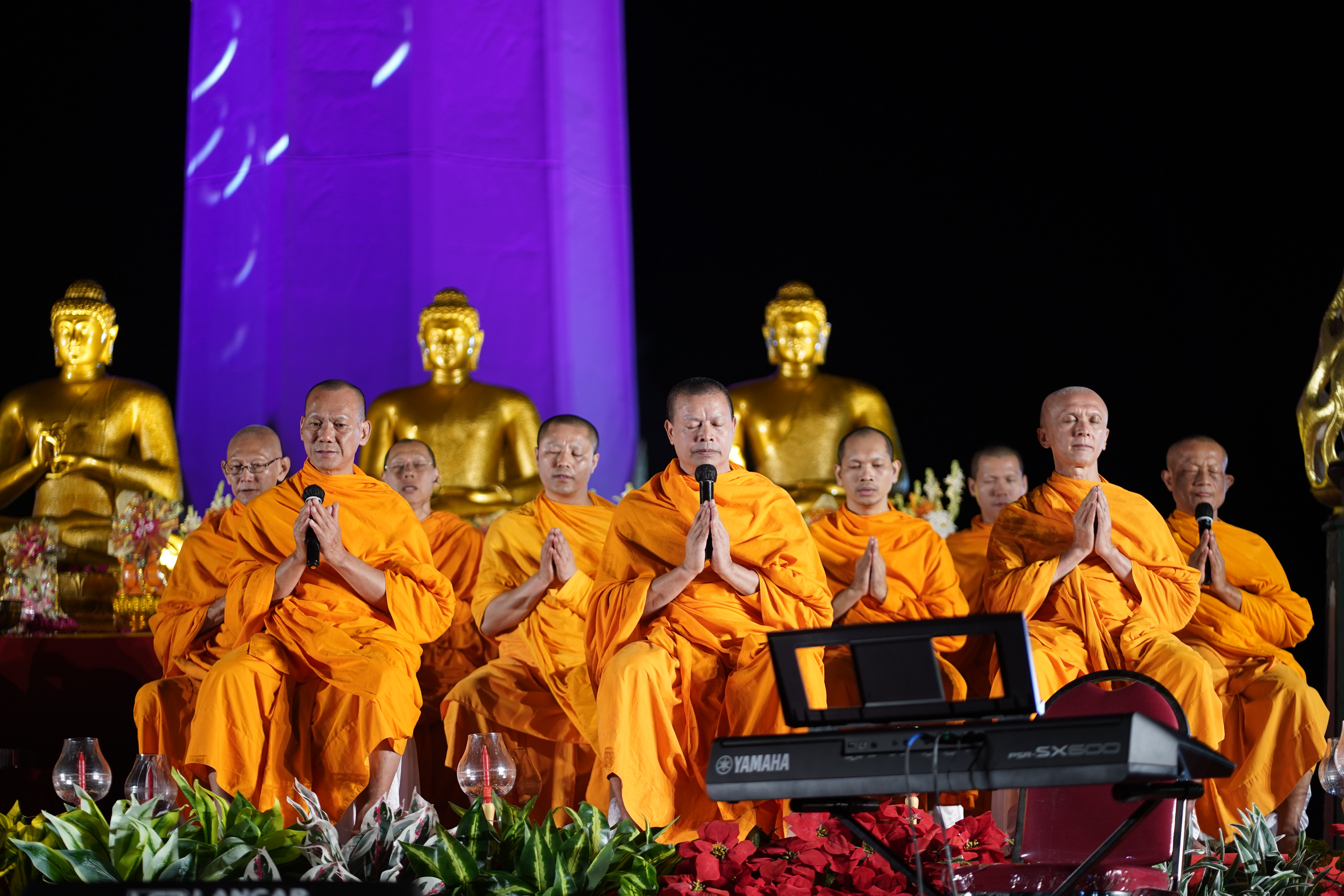 พิธีจุดประทีป 10,000 ดวง เนื่องในวาระครบรอบ 79 ปี ประกาศเอกราชของอินโดนีเซีย