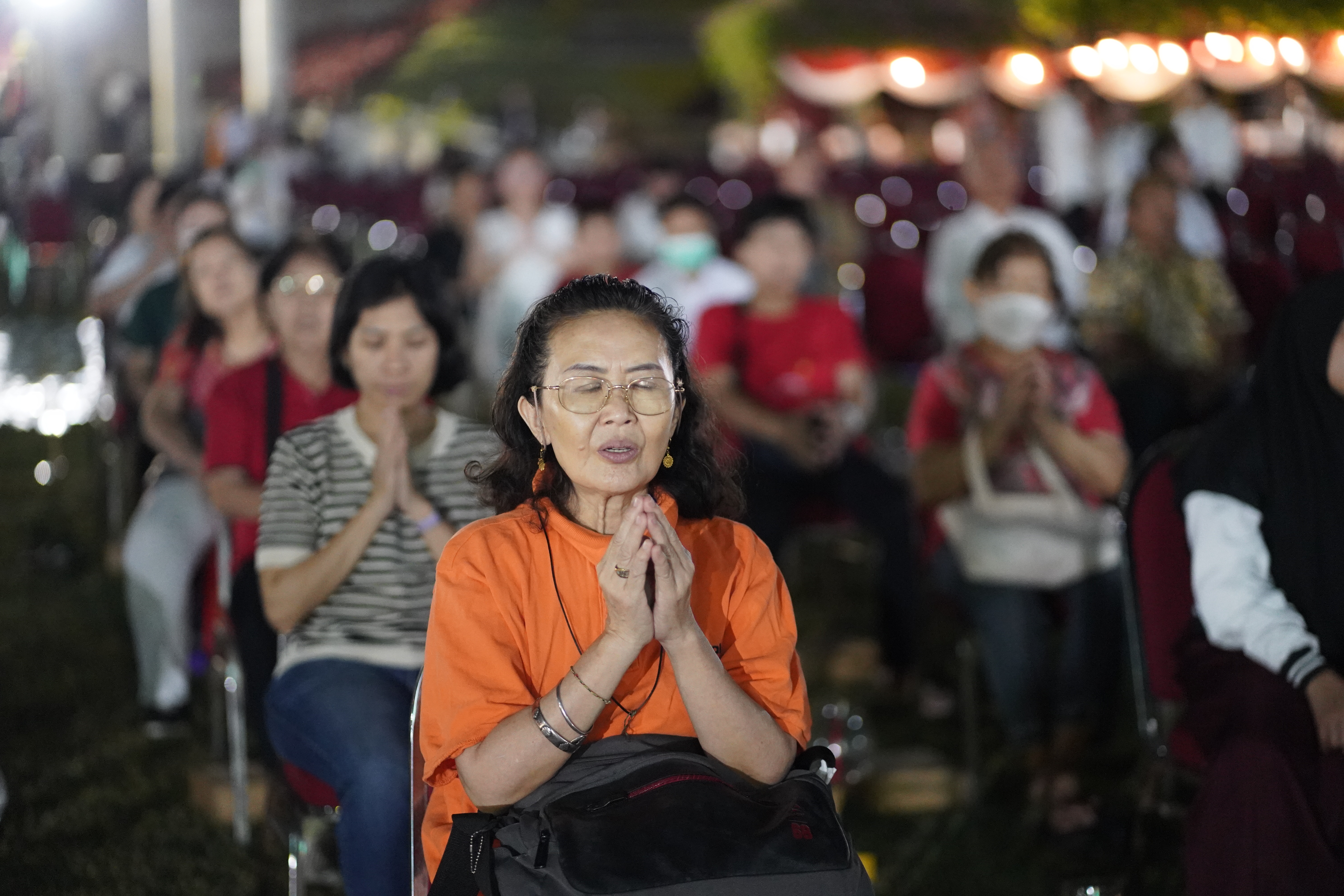 พิธีจุดประทีป 10,000 ดวง เนื่องในวาระครบรอบ 79 ปี ประกาศเอกราชของอินโดนีเซีย