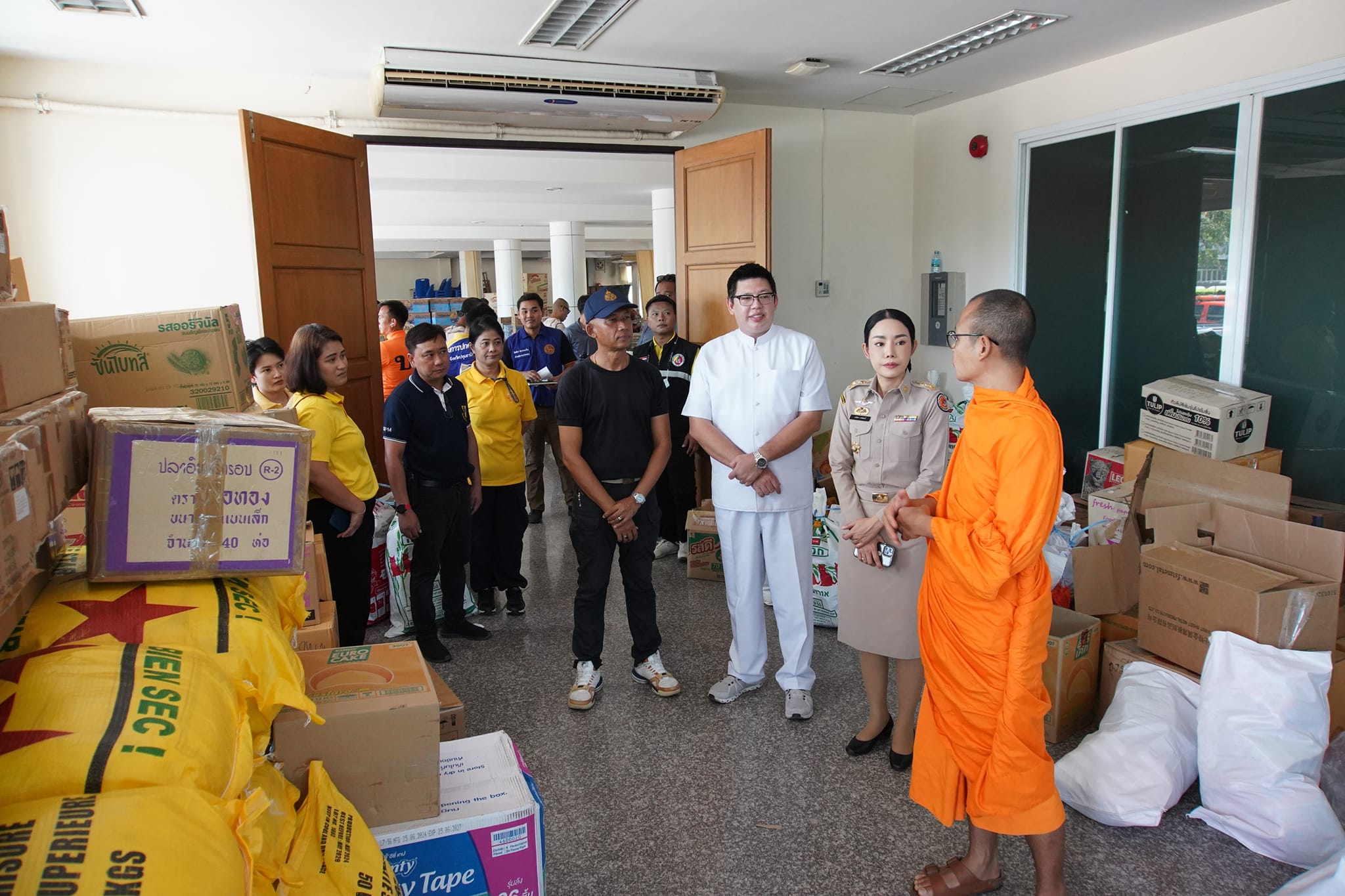 วัดพระธรรมกาย  ส่งแรงใจแก่เจ้าหน้าที่ผู้ปฏิบัติงานและจิตอาสา จังหวัดปทุมธานี