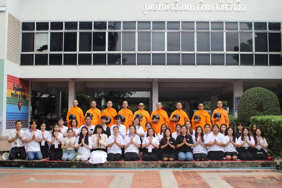 เครือข่ายชมรมพุทธทั่วประเทศ จัดตักบาตรช่วยเหลือภัยน้ำท่วมภาคเหนือ