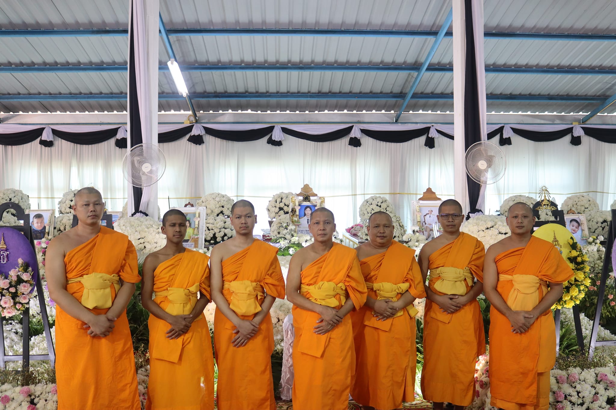 วัดพระธรรมกาย และศูนย์ปฏิบัติธรรมอุทัยแสง มอบปัจจัยสมทบ ช่วยเหลือครอบครัวผู้สูญเสียจากเหตุไฟไหม้รถบัสทัศนศึกษา