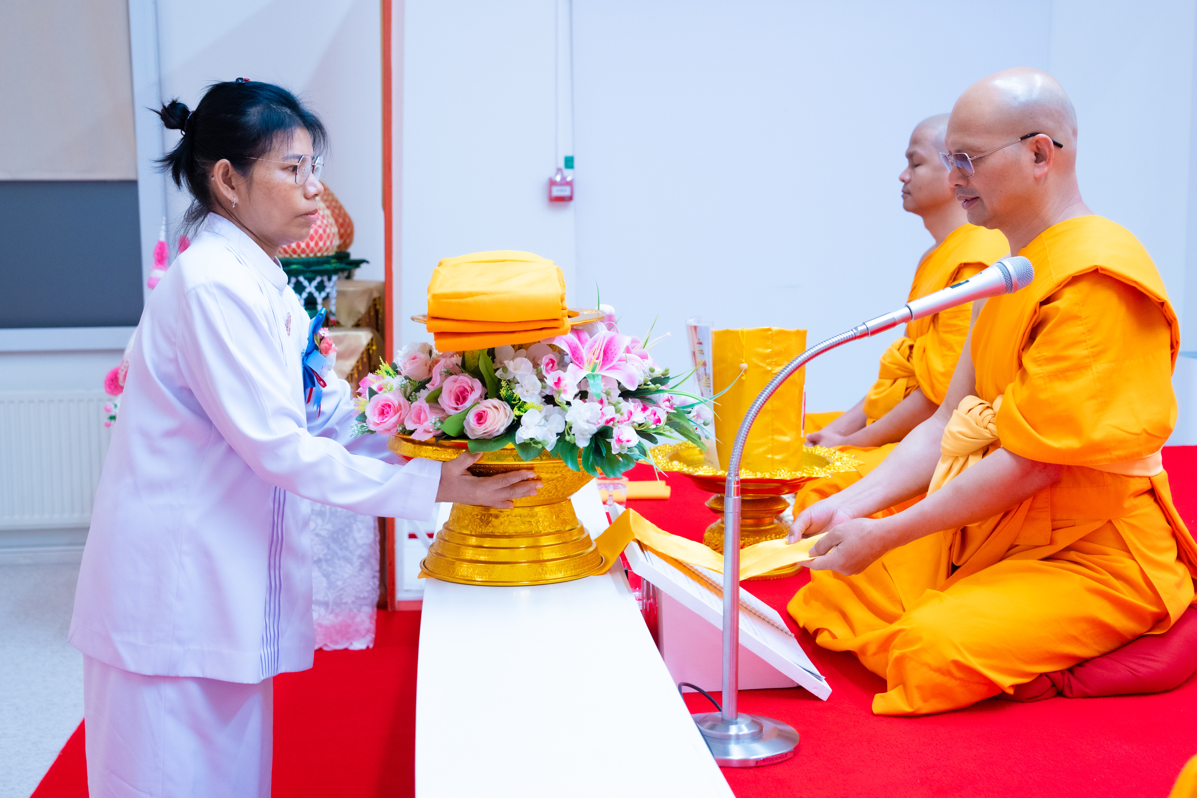 วัดพระธรรมกายสตอกโฮล์ม จัดงานบุญบูชาข้าวพระ