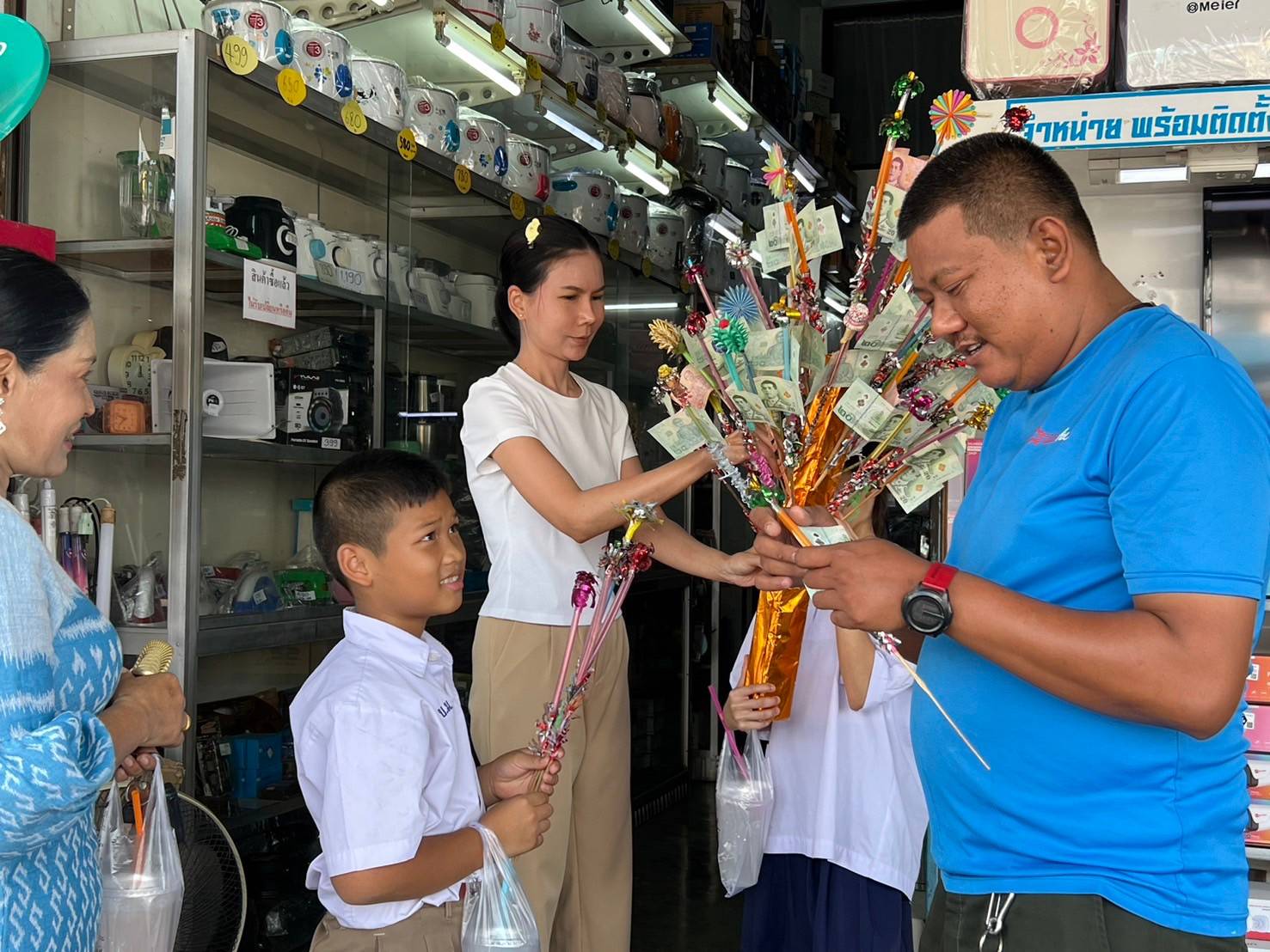 บรรยากาศบอกบุญกฐิน ของเด็กดี V-Star จากโรงเรียนวัดบ้านใหม่ จังหวัดชัยนาท