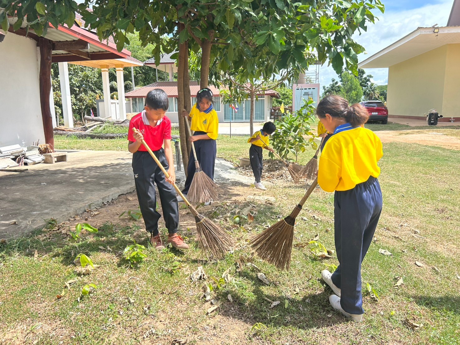 เตรียมงานบุญทอดกฐินสัมฤทธิ์เด็กดี V-Star โรงเรียนบ้านเปลือยน้ำสามัคคี