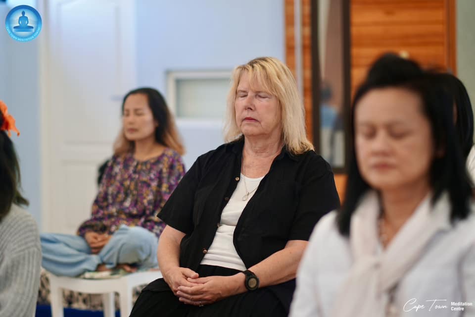 วัดพุทธเคปทาวน์ จัดปฏิบัติธรรมแก่ชาวท้องถิ่น